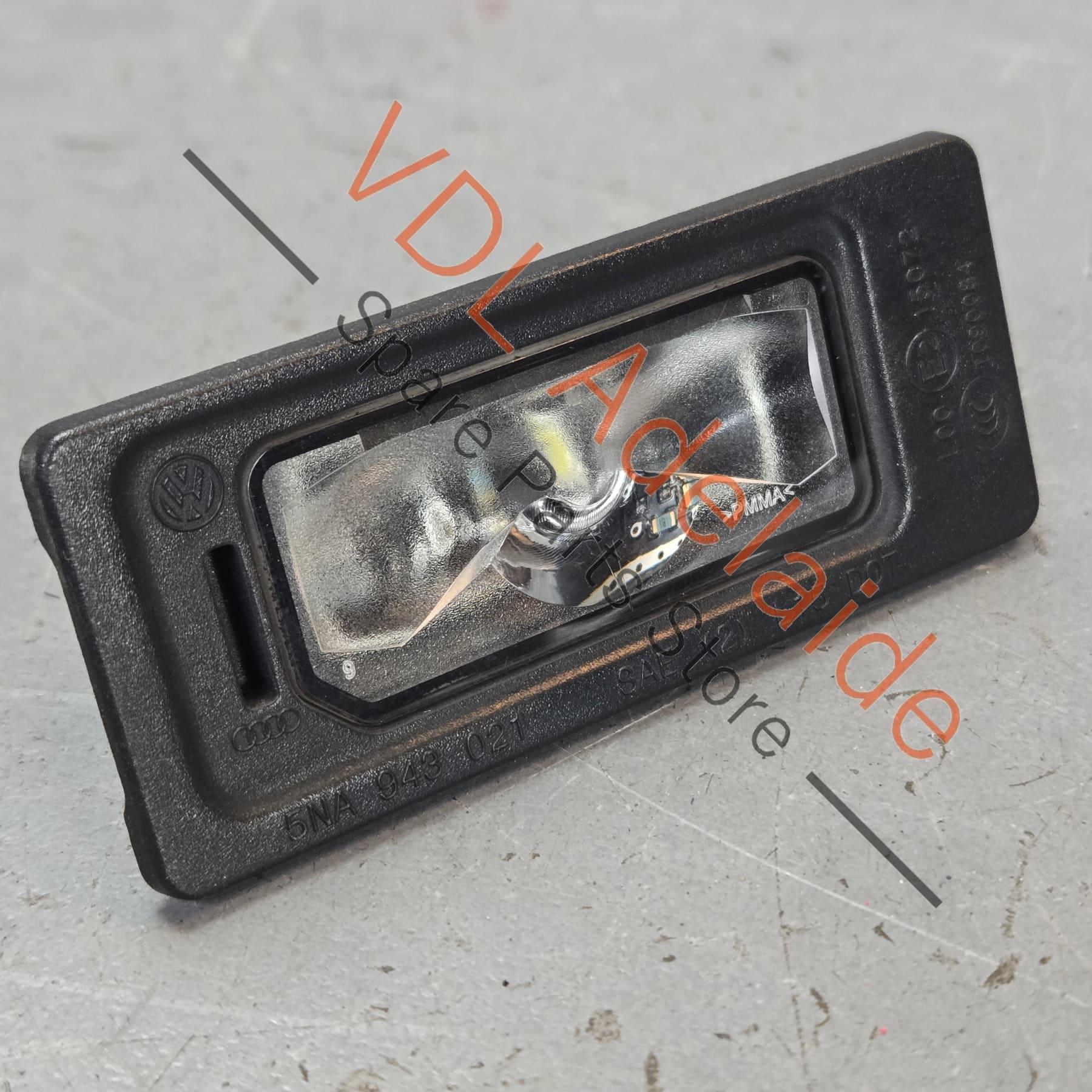 5NA943021    VW Audi Porsche LED License Registration Plate Light 5NA943021