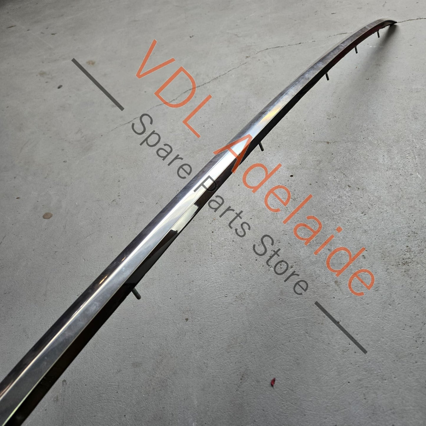 36A860022B    Bentley Bentayga Chrome Roof Rail Right 36A860022B