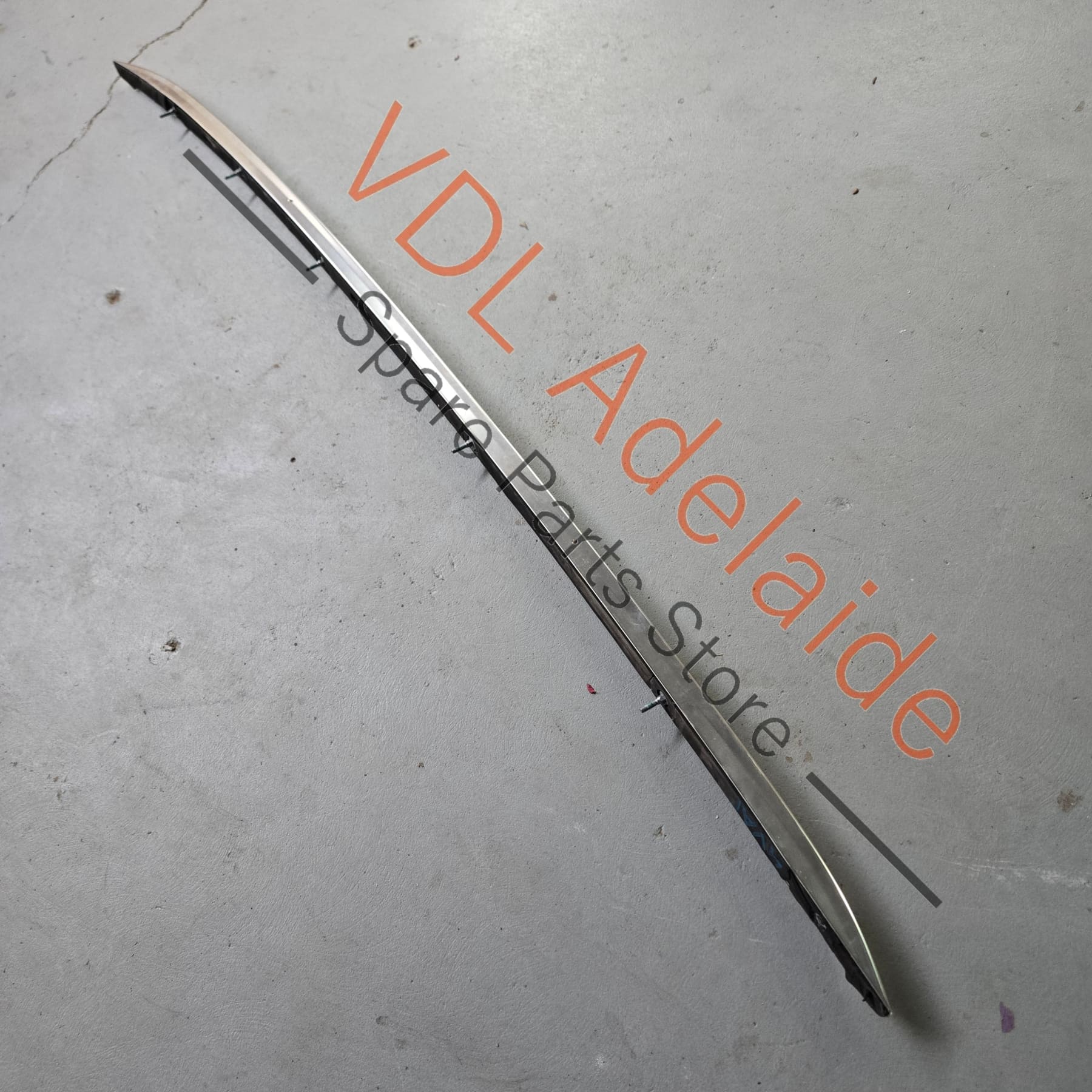 36A860022B    Bentley Bentayga Chrome Roof Rail Right 36A860022B