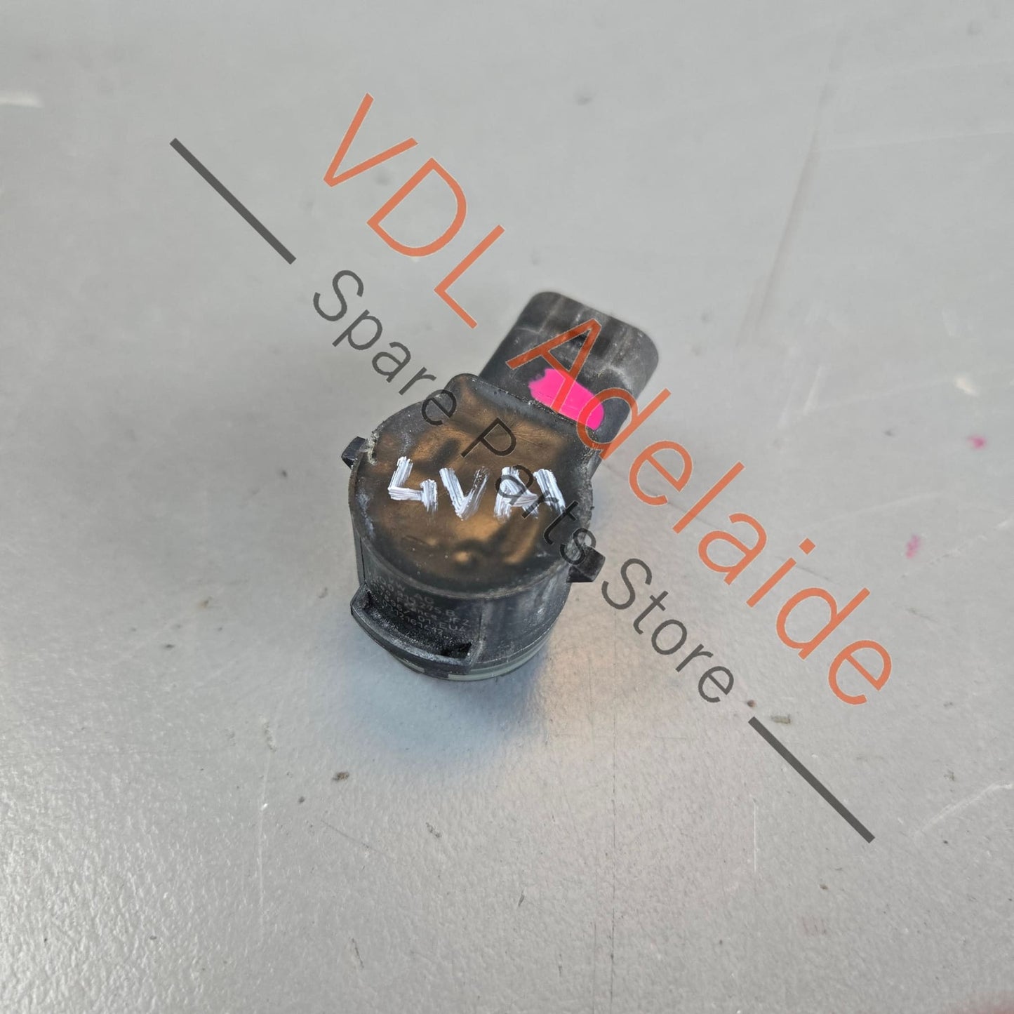 5Q0919275B    VW Audi Bentley Parking Sensor 5Q0919275B