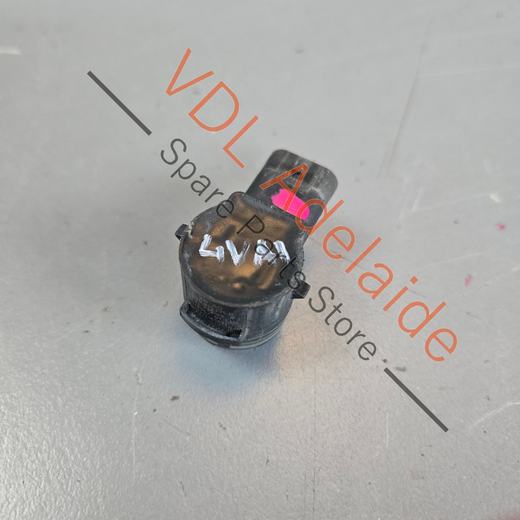 5Q0919275B    VW Audi Bentley Parking Sensor 5Q0919275B