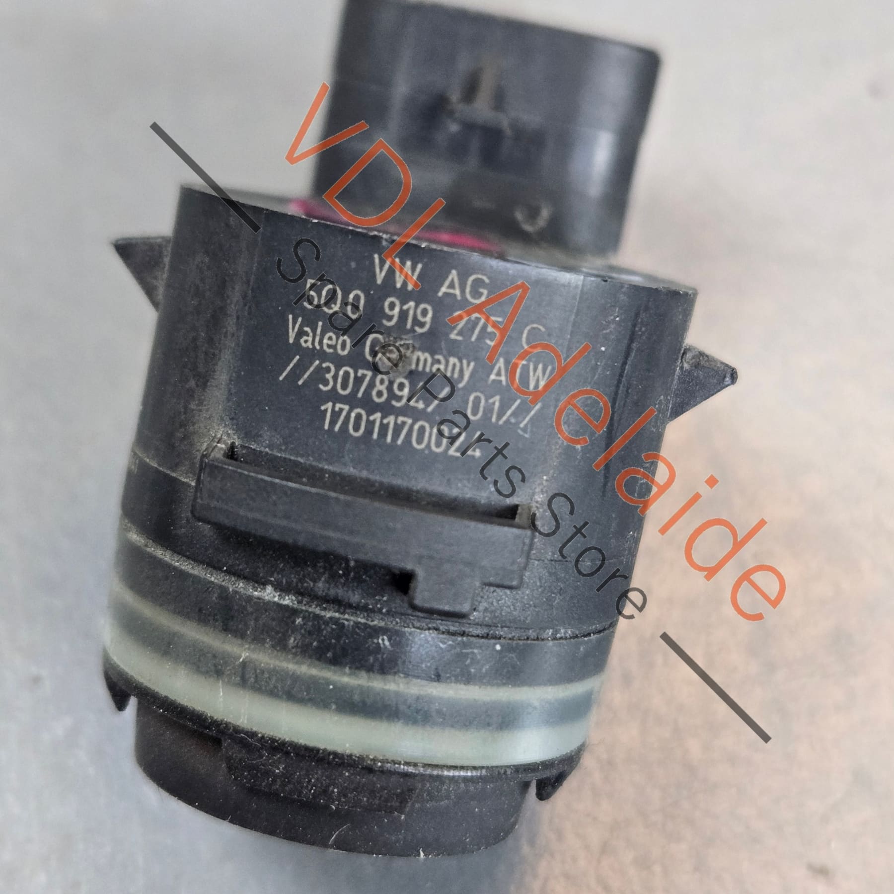 5Q0919275C    VW Audi Bentley Parking Sensor 5Q0919275C