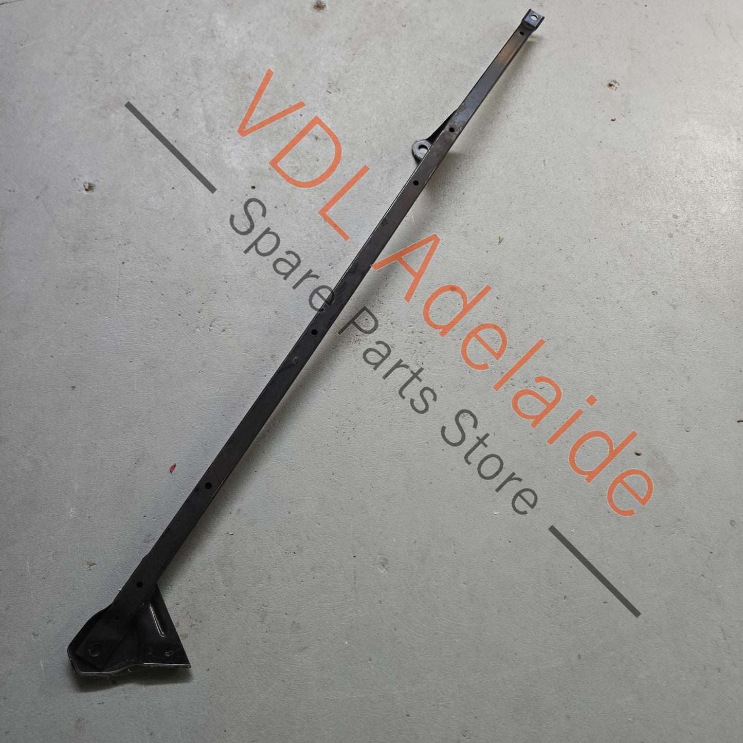 4M0803228    Bentley Bentayga Audi Q7 Rear Suspension Brace Right 4M0803228