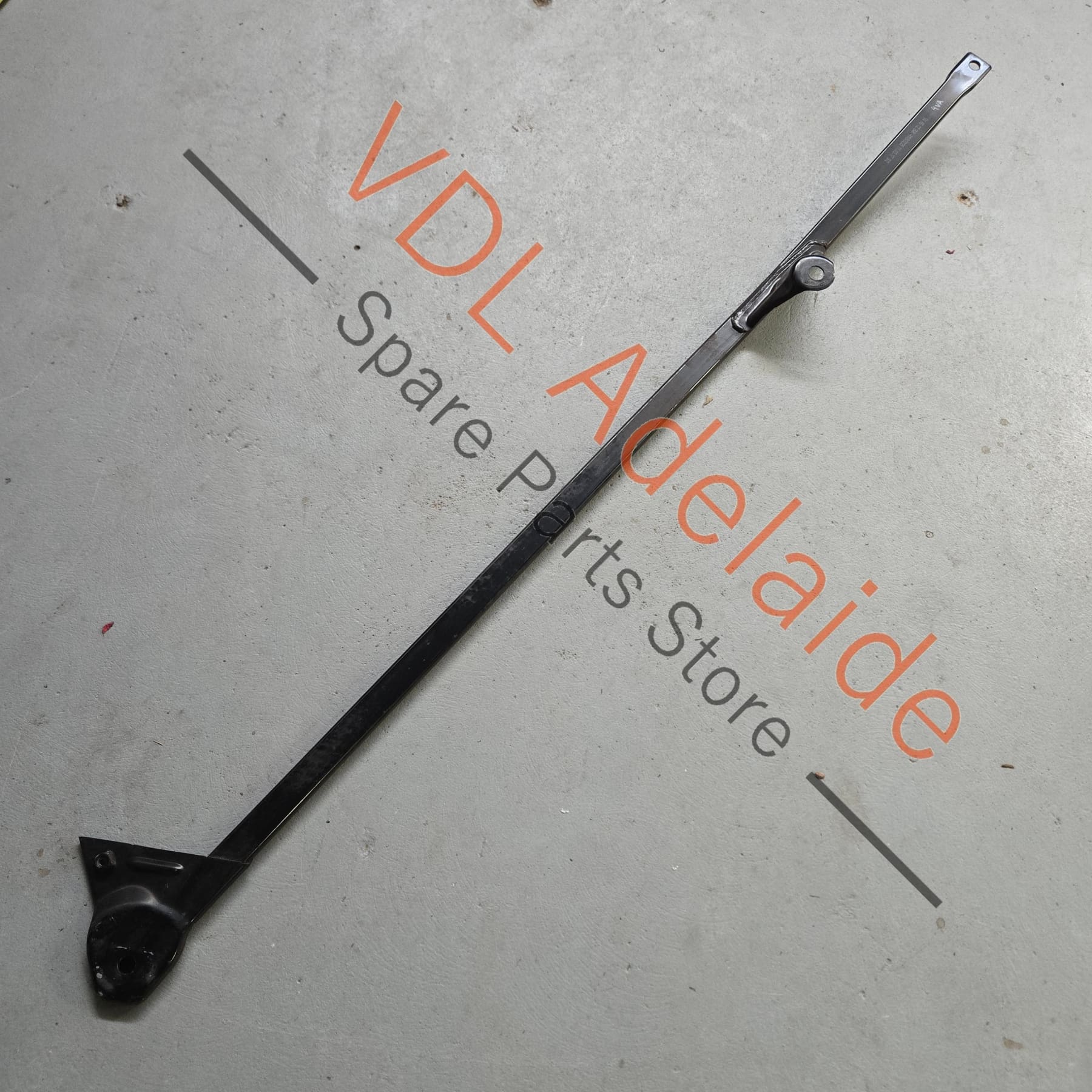4M0803228    Bentley Bentayga Audi Q7 Rear Suspension Brace Right 4M0803228