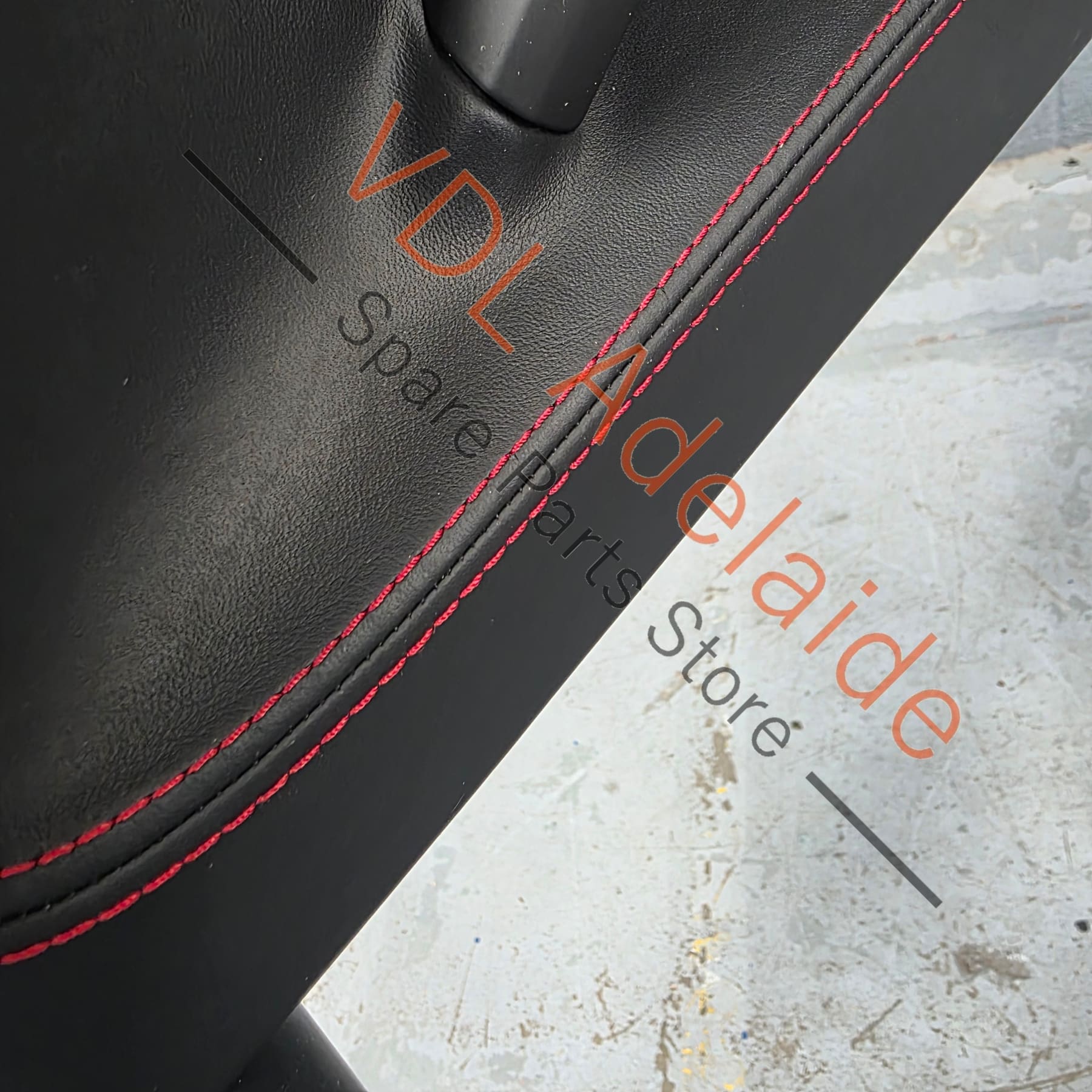 95855323915IVE 95855323915   Porsche Cayenne GTS 958 92A Leather Stitched Centre Console