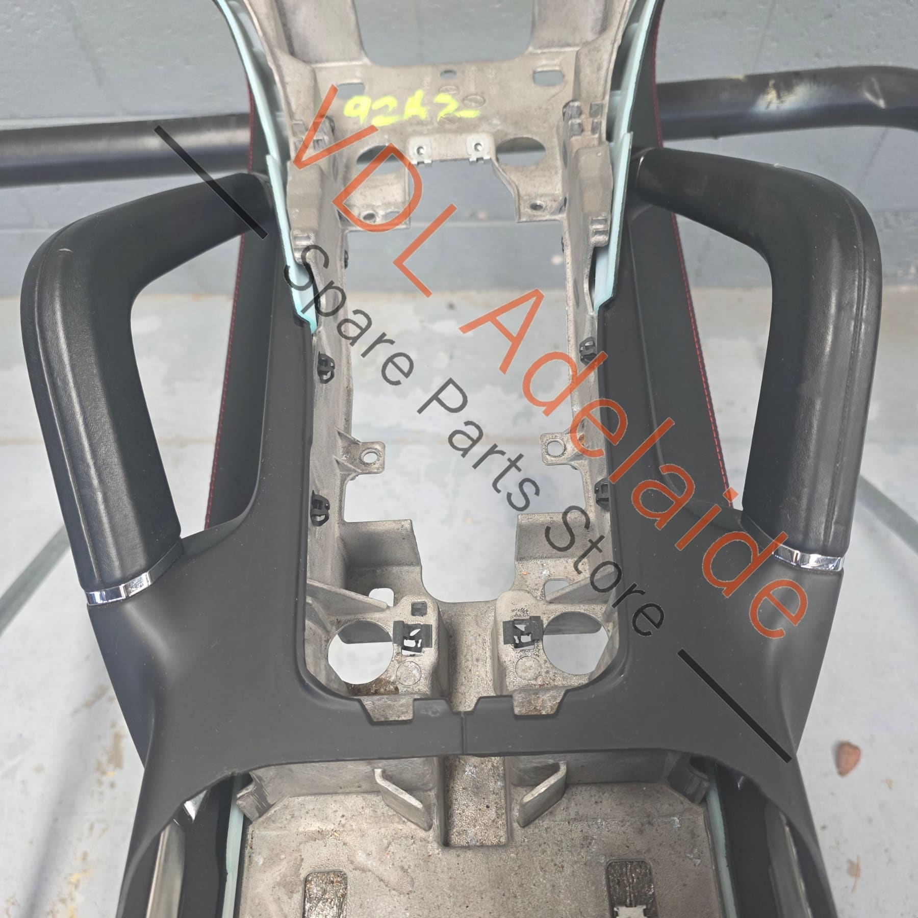 95855323915IVE 95855323915   Porsche Cayenne GTS 958 92A Leather Stitched Centre Console
