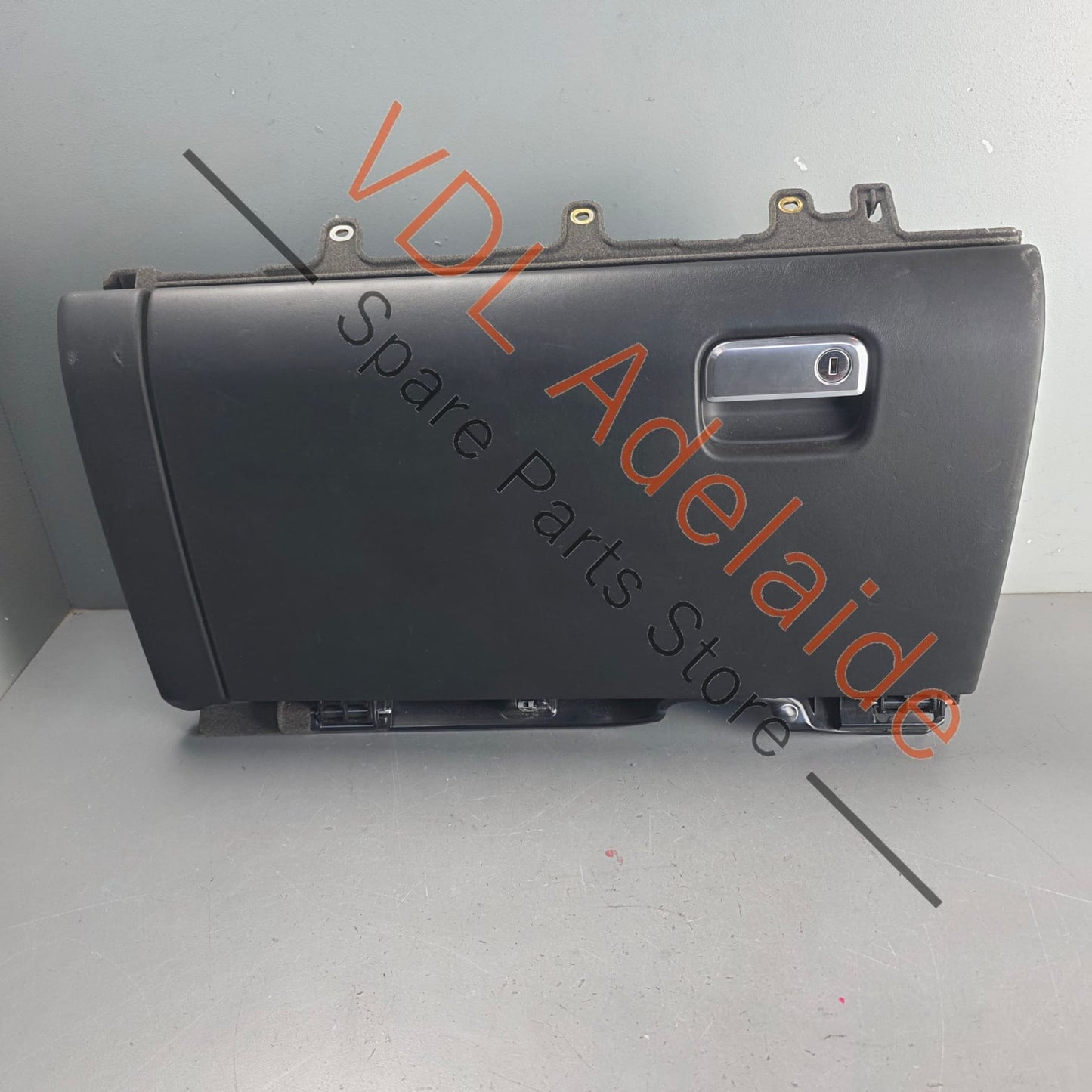 95855209518A11 95855209503A11 7P5857095AC  Porsche Cayenne GTS 958 92A Black Leather Glovebox 95855209503 A11