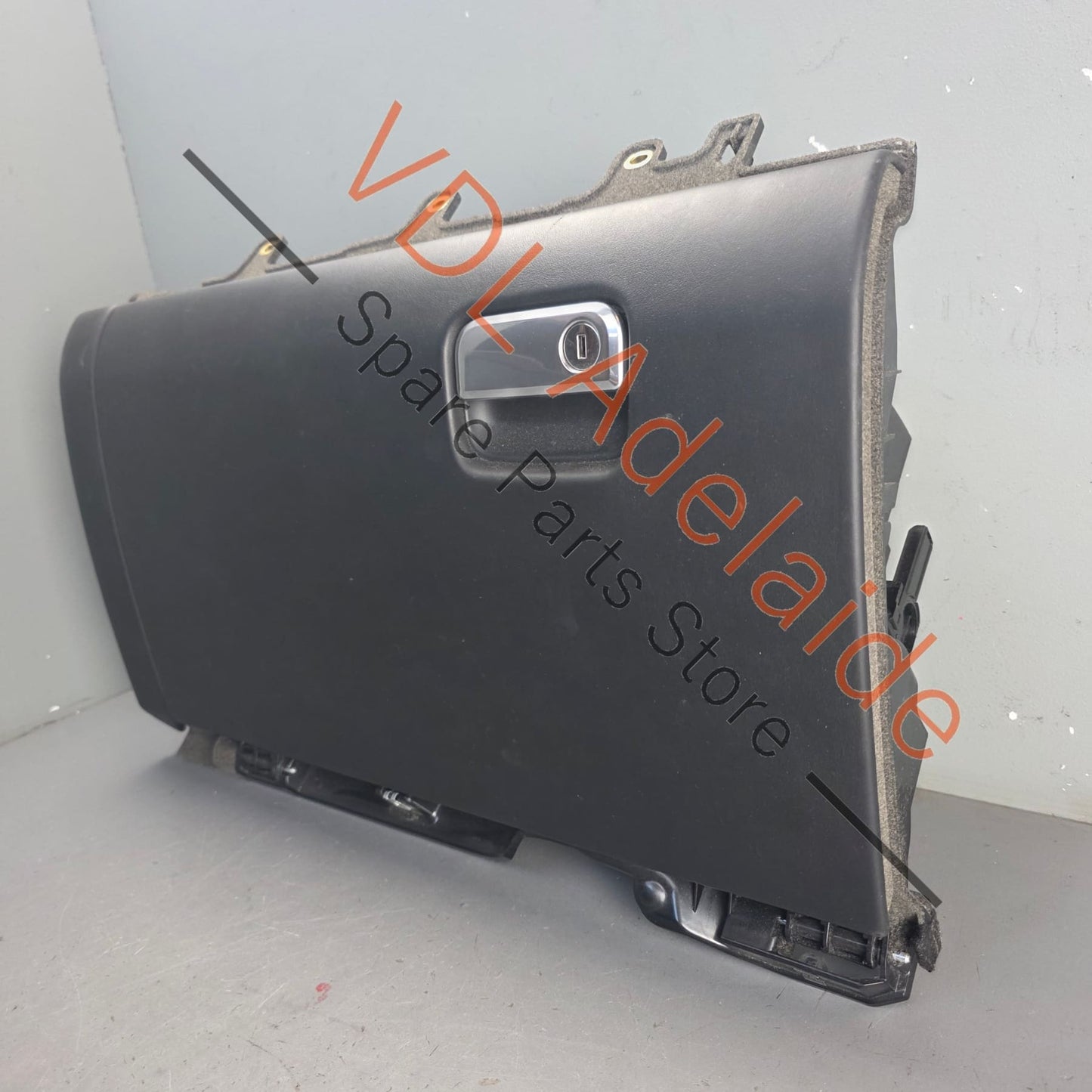 95855209518A11 95855209503A11 7P5857095AC  Porsche Cayenne GTS 958 92A Black Leather Glovebox 95855209503 A11