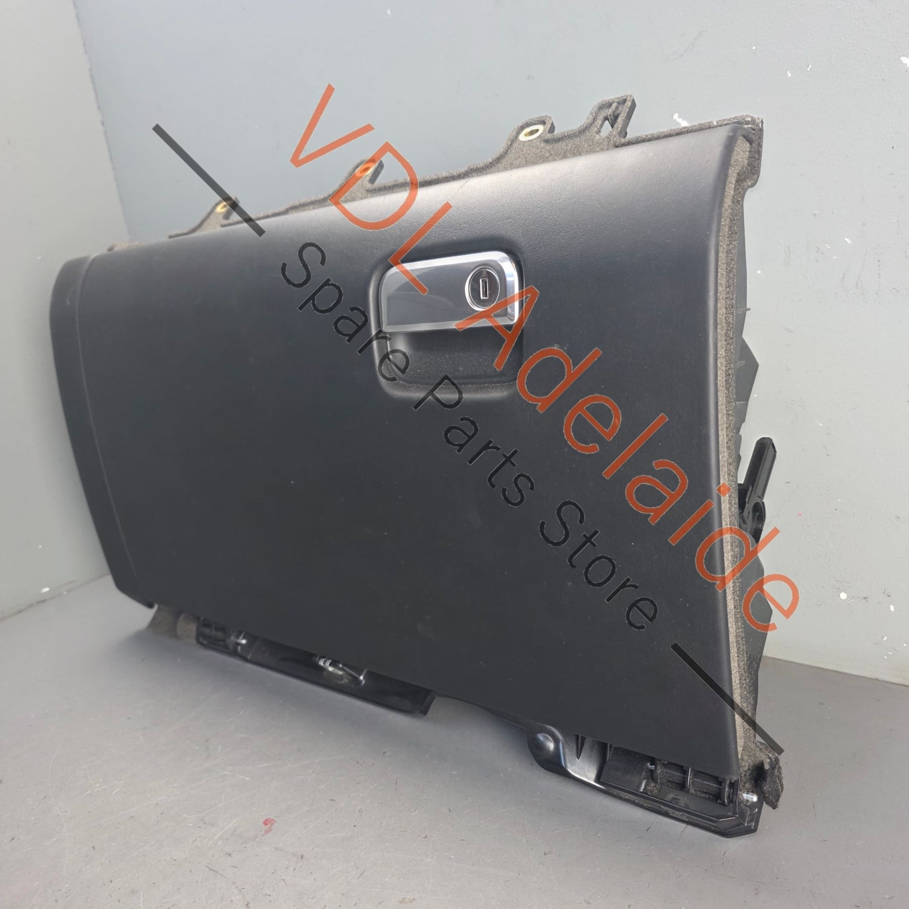 95855209518A11 95855209503A11 7P5857095AC  Porsche Cayenne GTS 958 92A Black Leather Glovebox 95855209503 A11