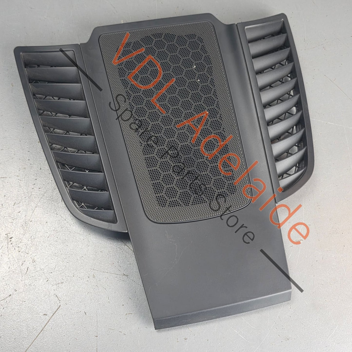 7P5858189    Porsche Cayenne 958 Centre Dashboard Trim 95855218900 7P5858189