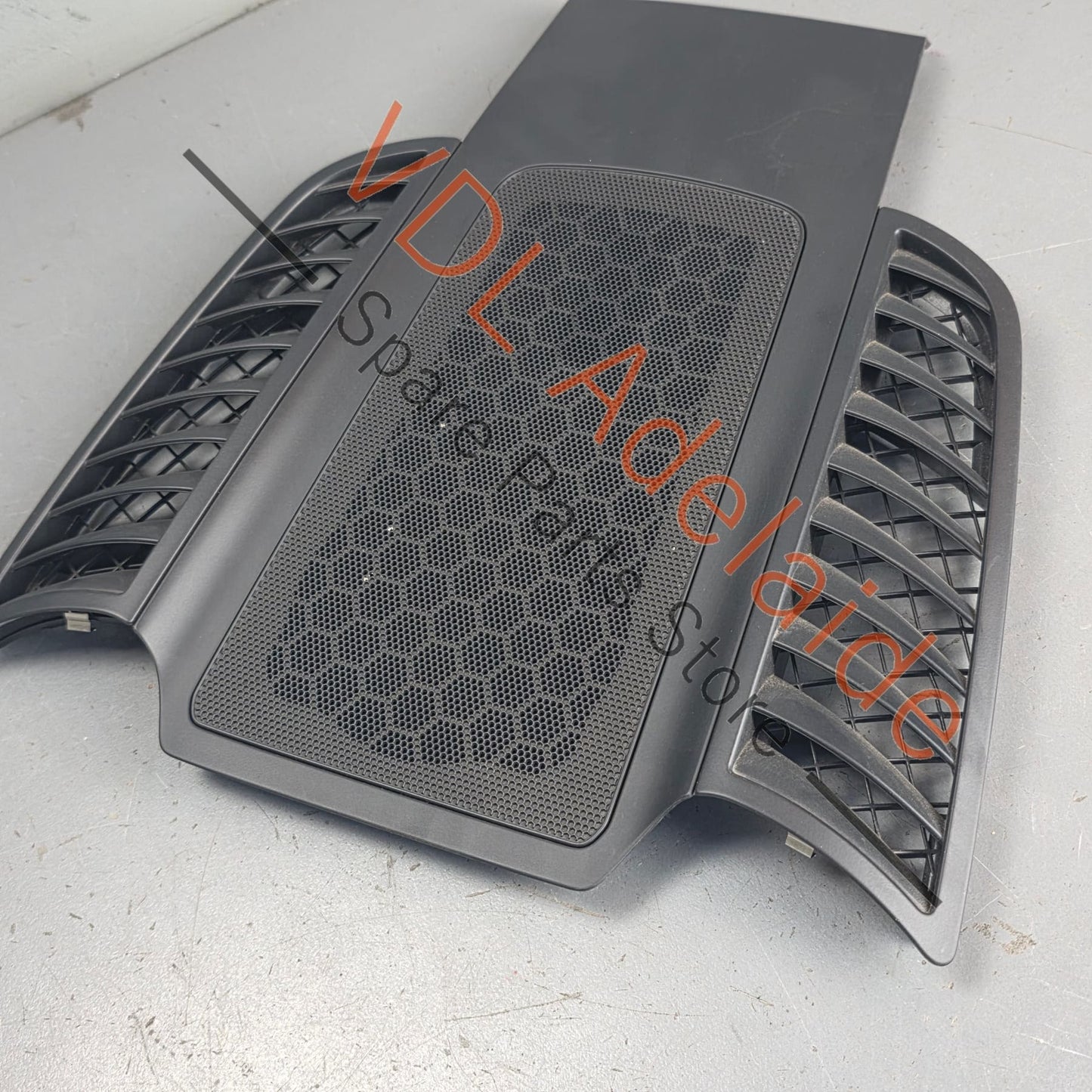 7P5858189    Porsche Cayenne 958 Centre Dashboard Trim 95855218900 7P5858189