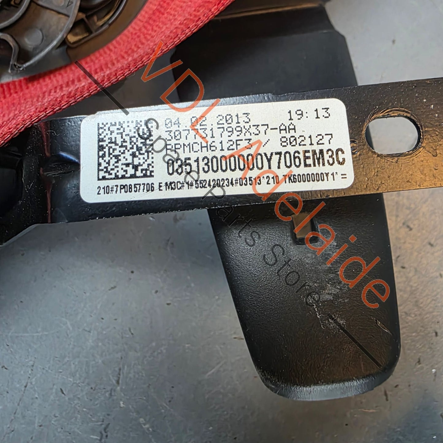 95880300202 95880300102   Porsche Cayenne GTS 92A 958 Set of Carmine Red Seatbelts 95880300102 M3C 95880300202 M3C