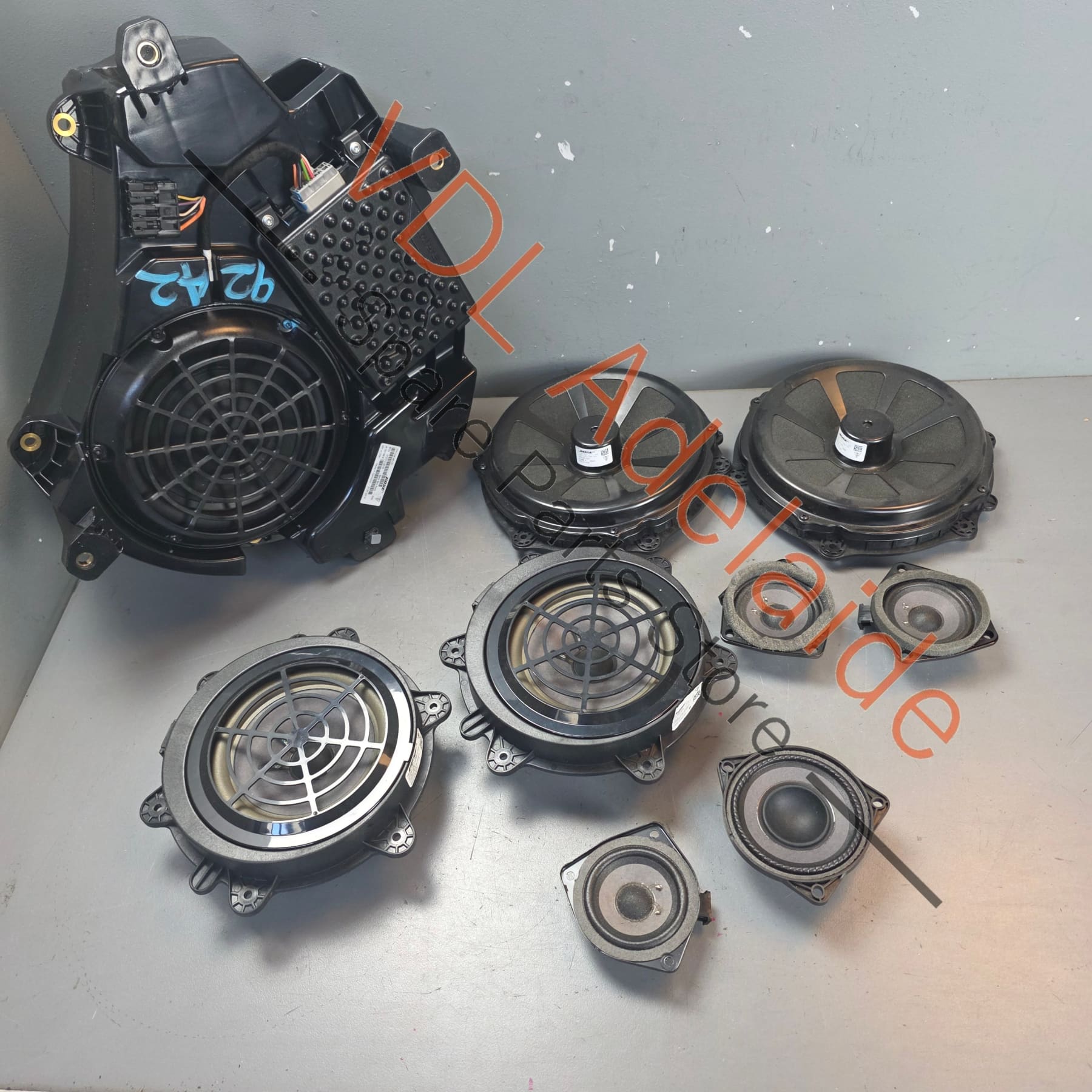 7P5035481D 7PP035710C   Porsche Cayenne BOSE Speakers & Bass Box Woofer 7P5035481D 7PP035710C 9x pieces