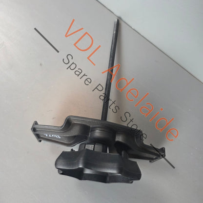 7P0601233    Porsche Cayenne 958 92A Spare Wheel Retaining Bolt 7P0601233