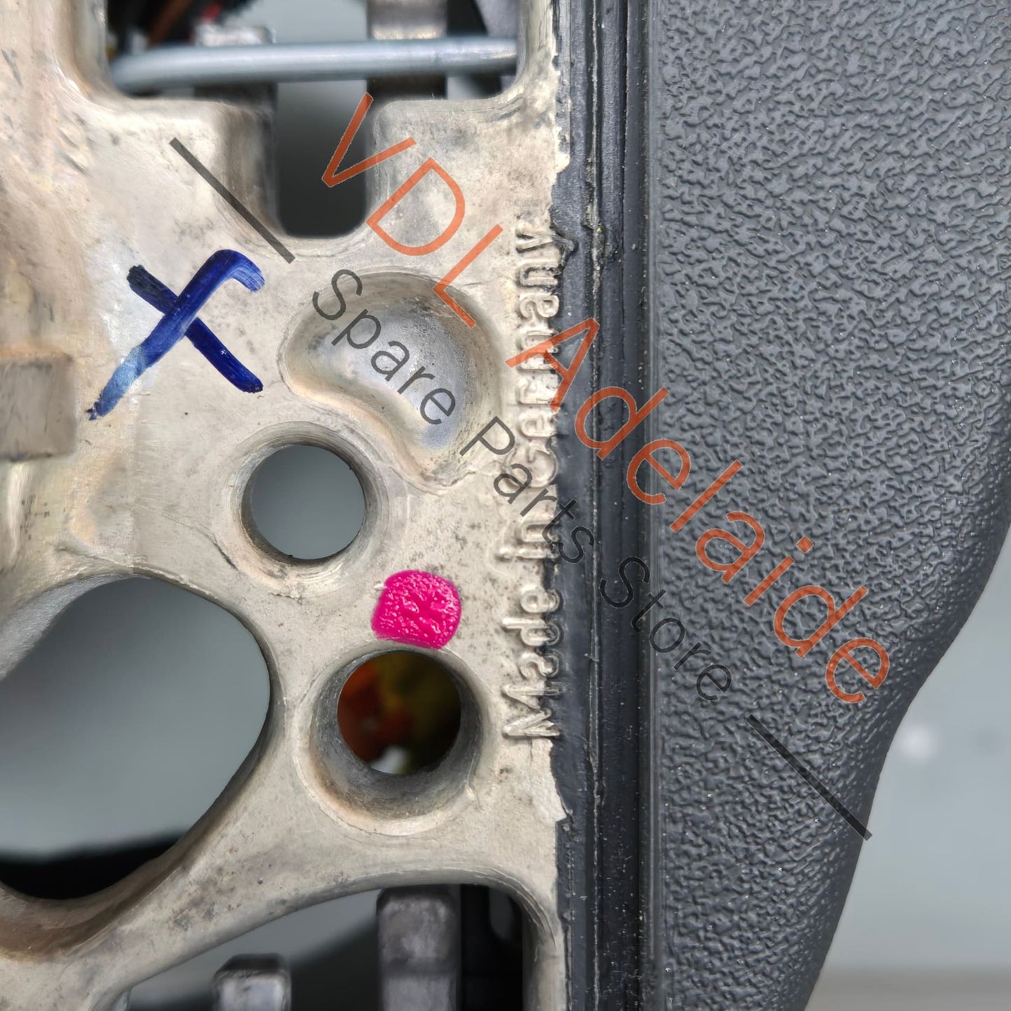 97034780394A34 7PP419091CC   Porsche Cayenne GTS Turbo 958 92A Steering Wheel with Shift Paddles