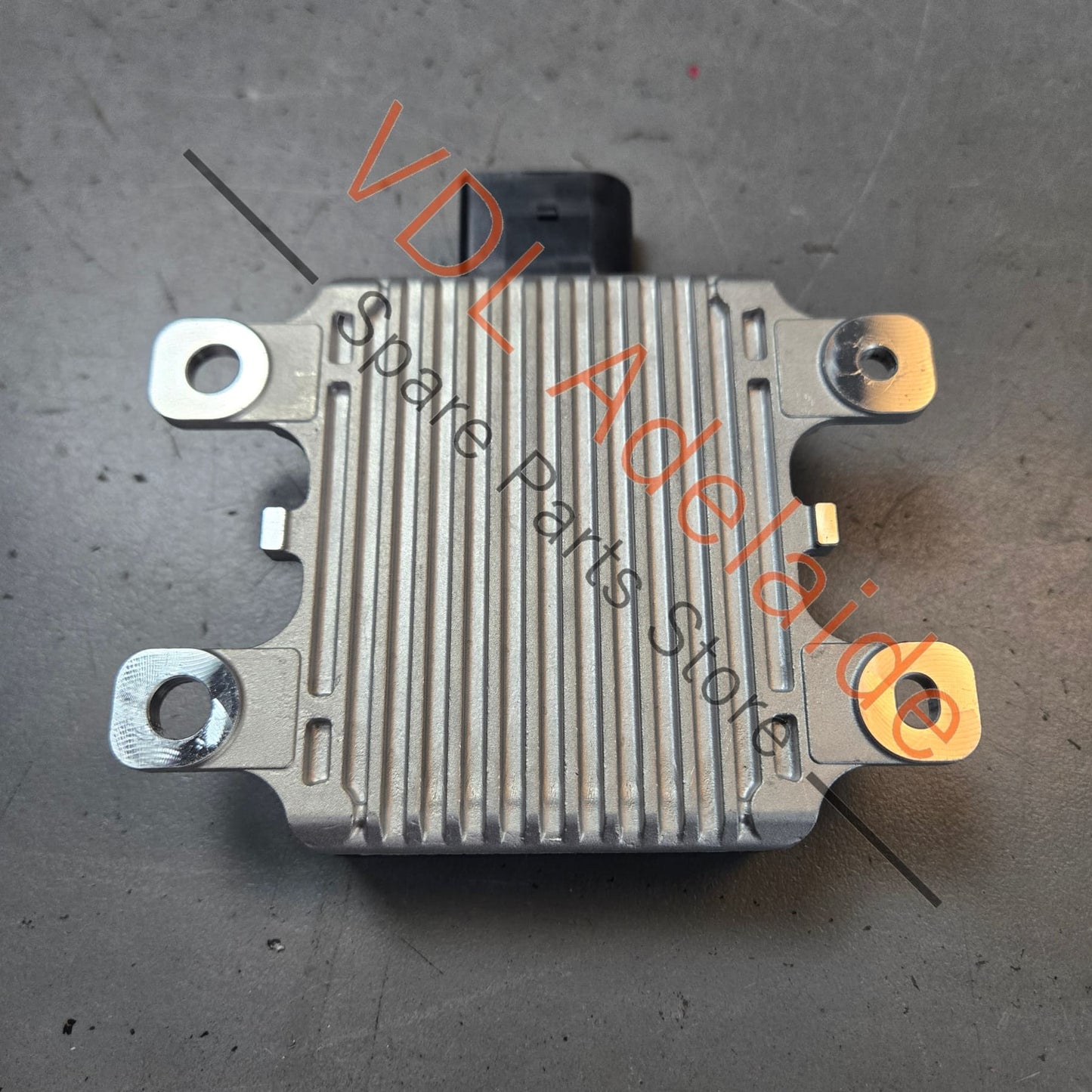 7P0927601B 95861860100 7P0927601  Porsche Cayenne Control Module for Gear Oil Pump 7P0927601A 95861860100