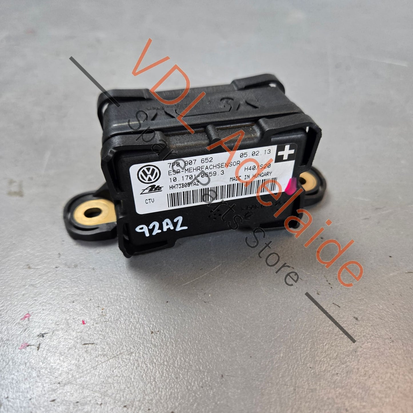 7P0907652    Porsche Cayenne Yaw Rate ESP Sensor Module 7P0907652