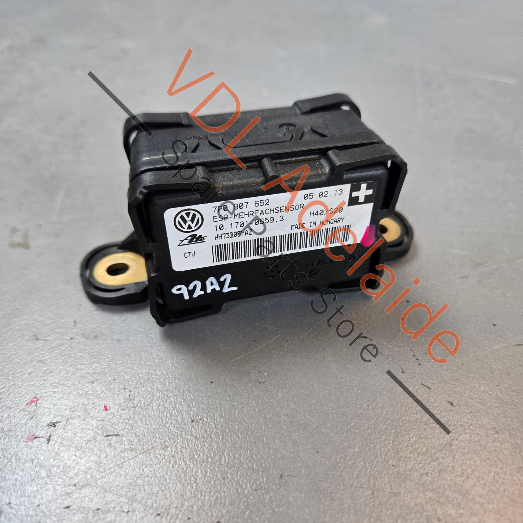 7P0907652    Porsche Cayenne Yaw Rate ESP Sensor Module 7P0907652