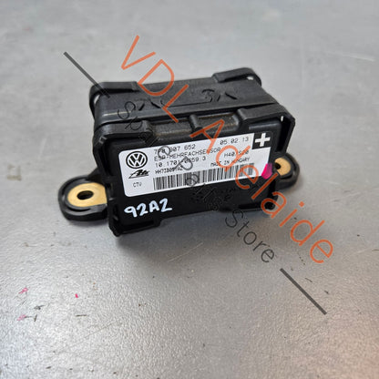 7P0907652    Porsche Cayenne Yaw Rate ESP Sensor Module 7P0907652