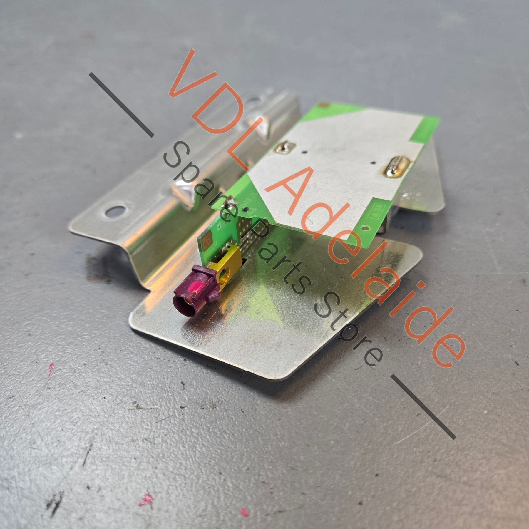 7P5035503 95864710600   Porsche Telephone Phone Aerial Antenna 7PP035504A 9A703550401