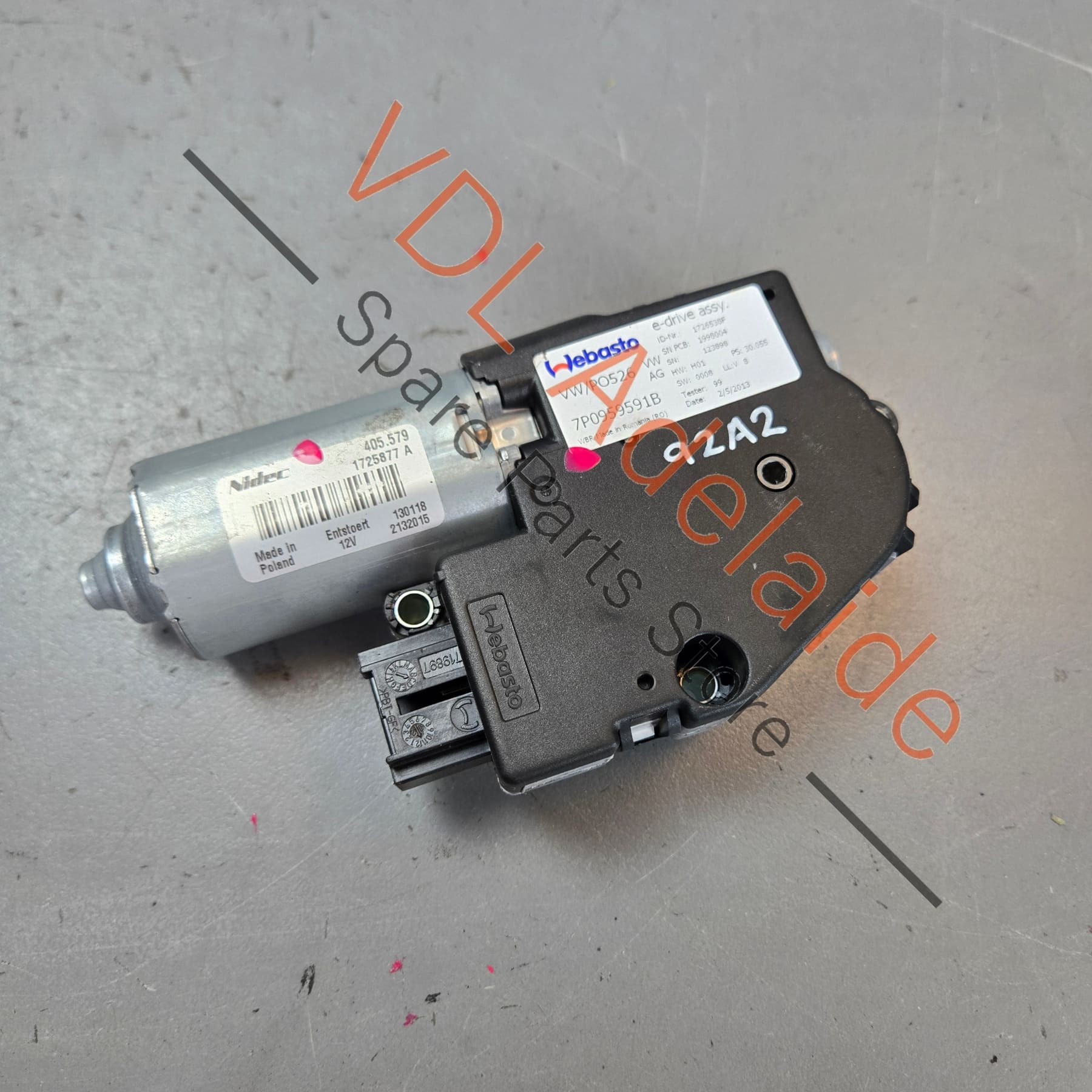 7P0959591B    Porsche Cayenne Sunroof Motor 7P0959591B
