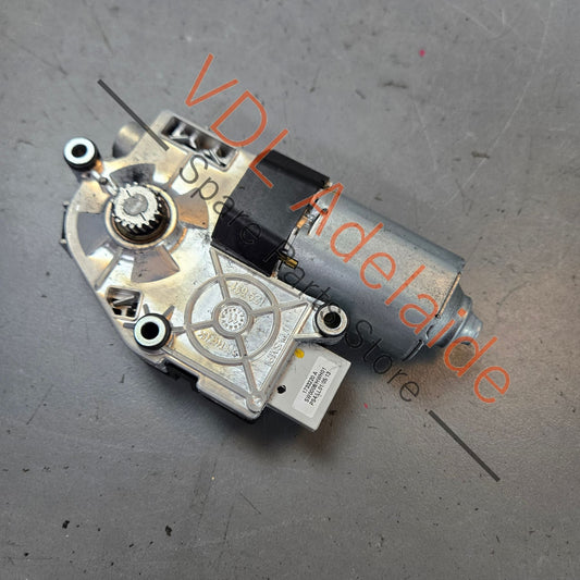 7P0959591C    Porsche Cayenne Sunroof Motor 7P0959591C