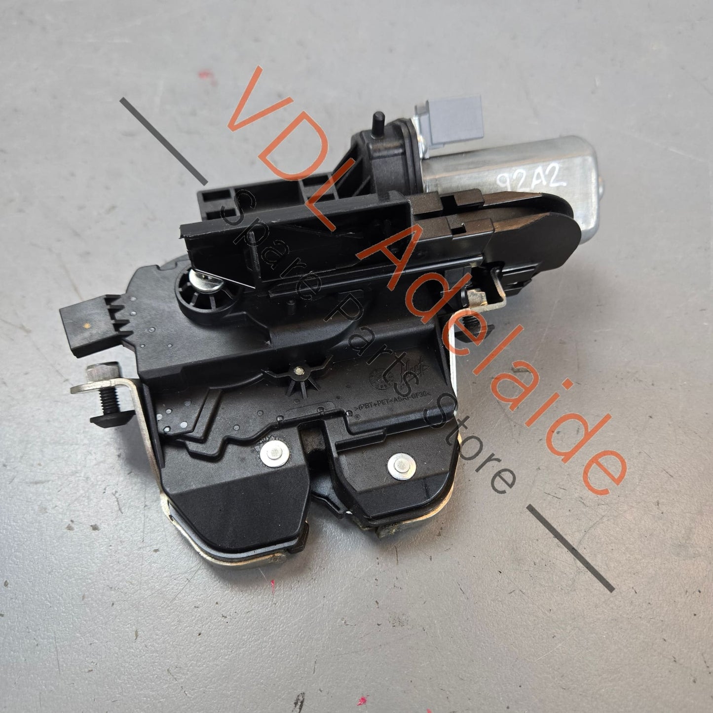 7P0827505K 95851250506 7P0827505M  Porsche Cayenne Touareg Tailgate Lock 7P0827505K 95851250506 7P0827505M