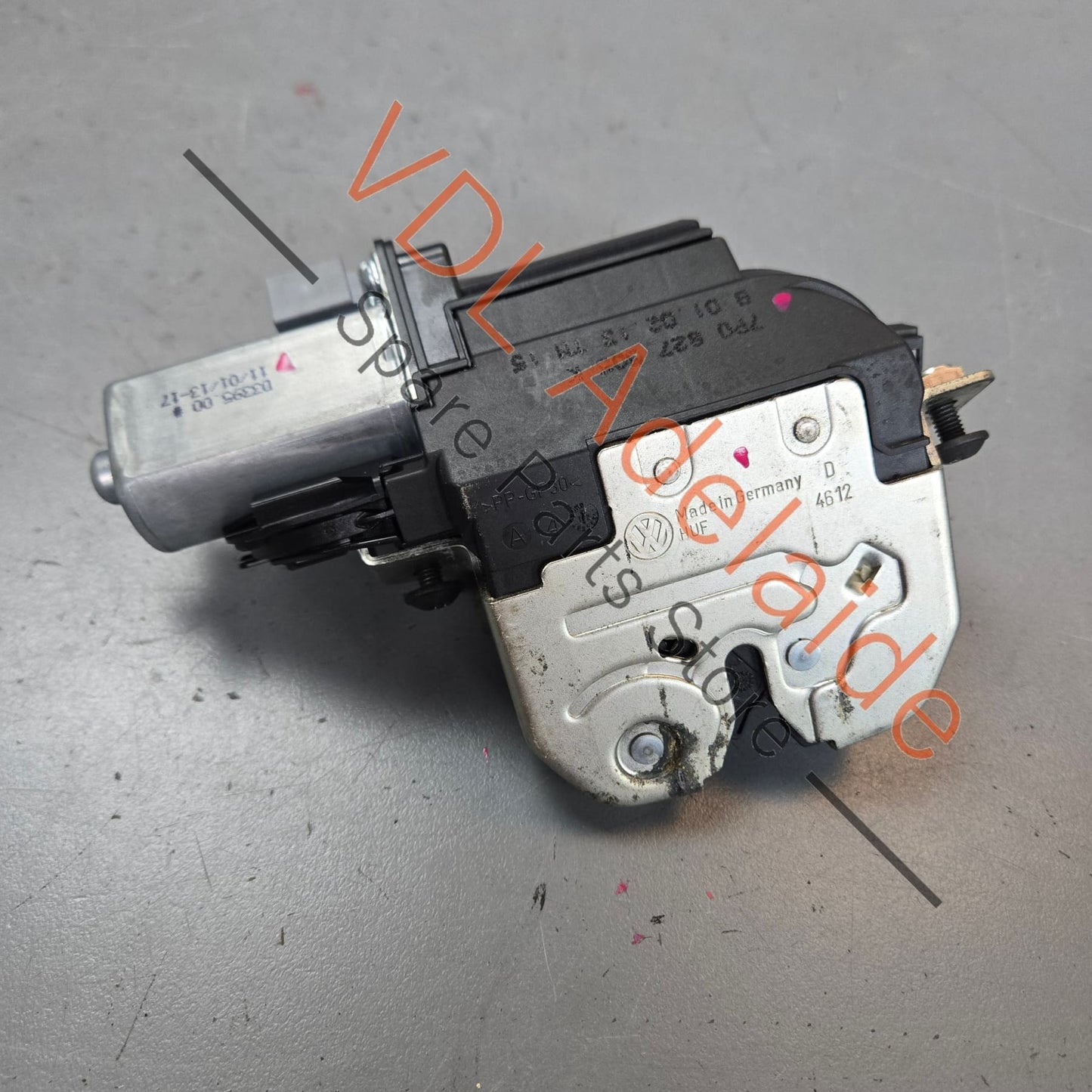 7P0827505K 95851250506 7P0827505M  Porsche Cayenne Touareg Tailgate Lock 7P0827505K 95851250506 7P0827505M