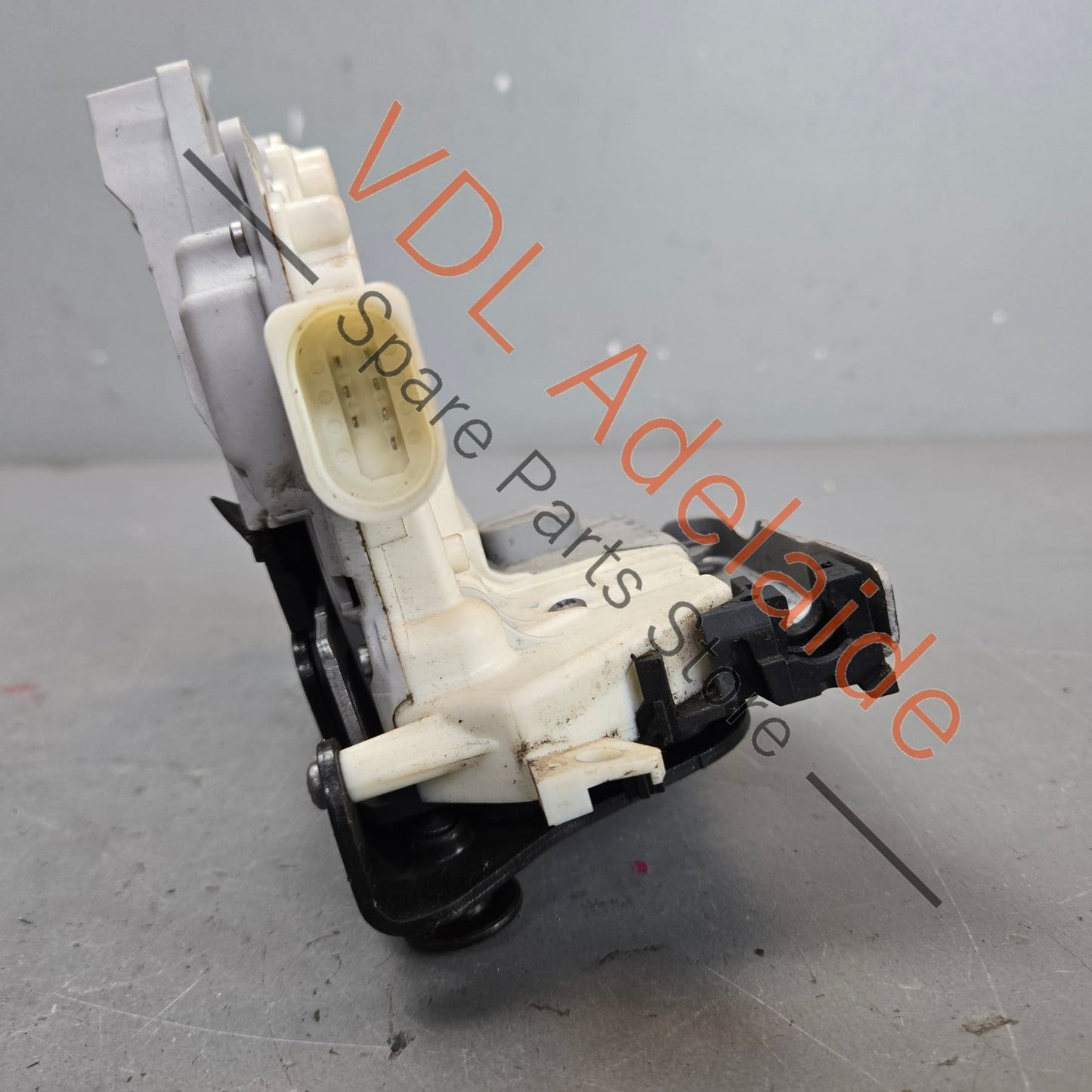 8J2837015A 9A783741501   Genuine Porsche Cayenne 958 Front Left Door Lock 8J2837015A 9A783741501