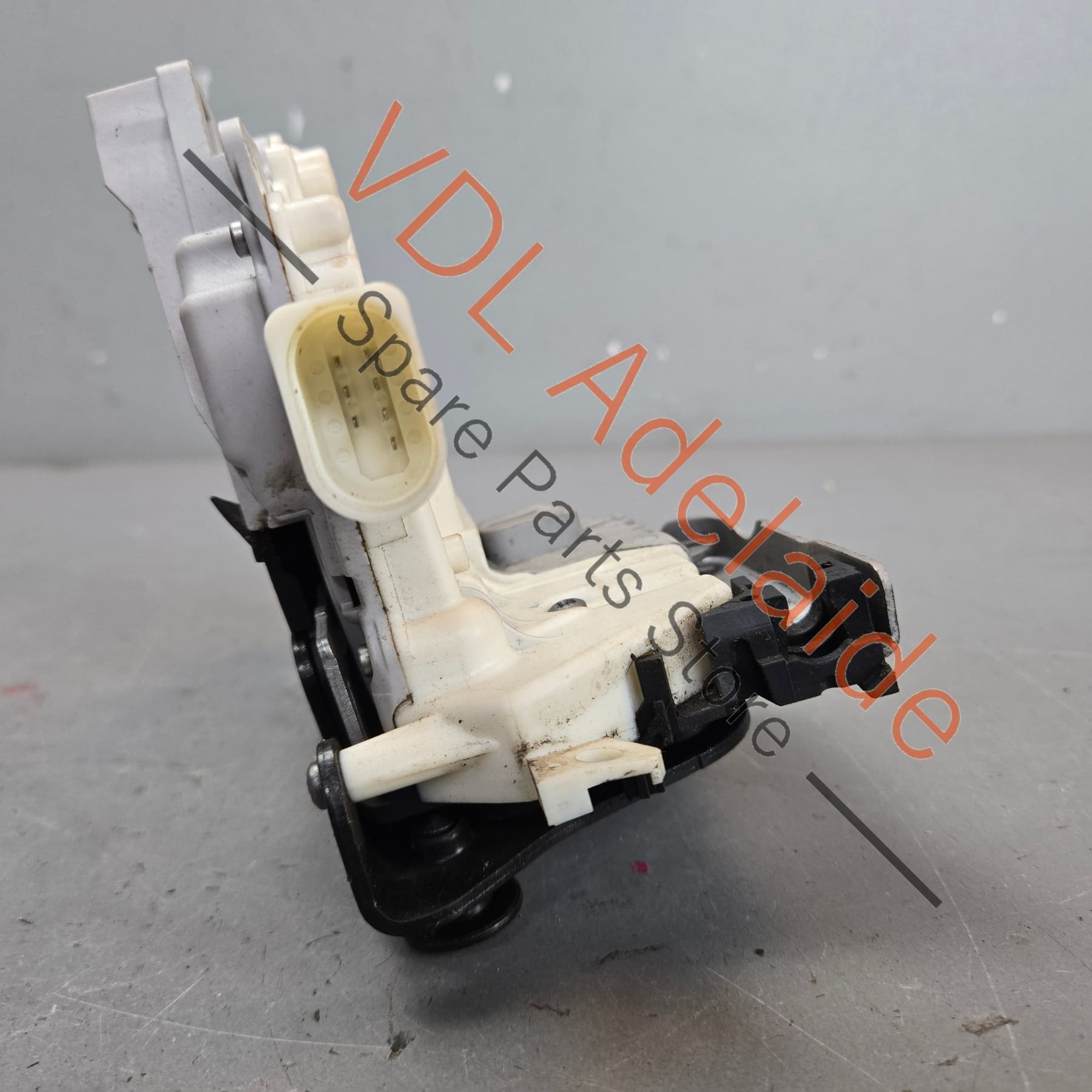 8J2837015A 9A783741501   Genuine Porsche Cayenne 958 Front Left Door Lock 8J2837015A 9A783741501