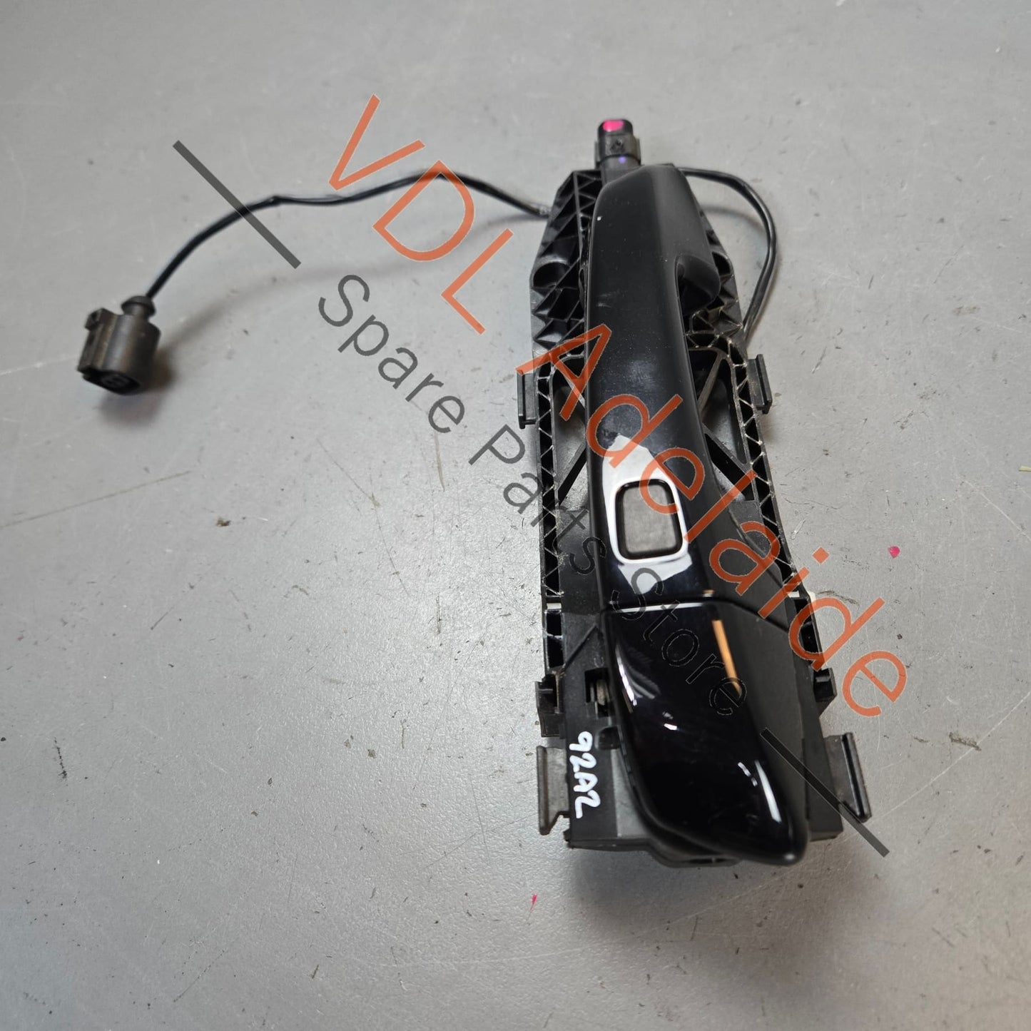95853120502 95853120502G2X   Porsche Cayenne 958 Keyless Entry Left Side Exterior Door Handle 95853120502