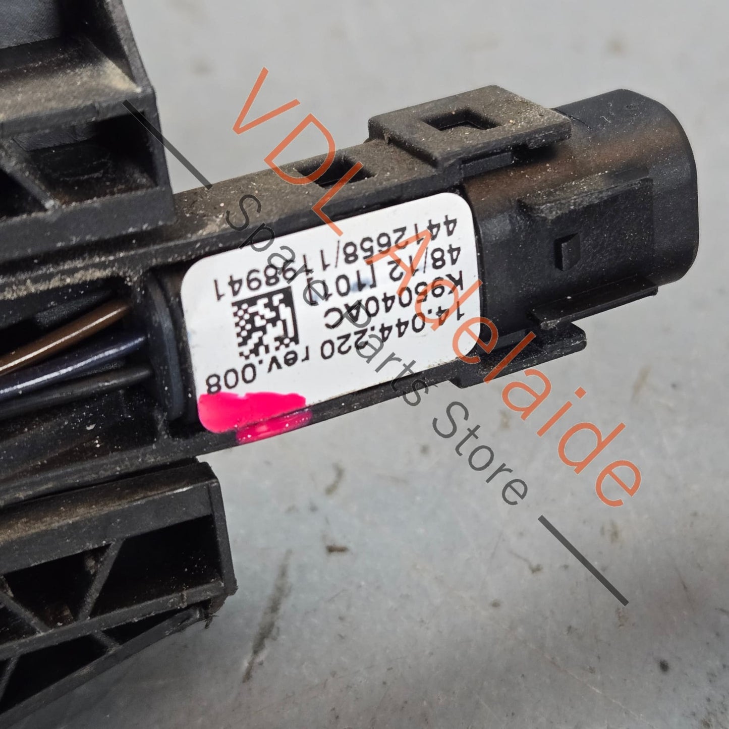 95853120502 95853120502G2X   Porsche Cayenne 958 Keyless Entry Left Side Exterior Door Handle 95853120502