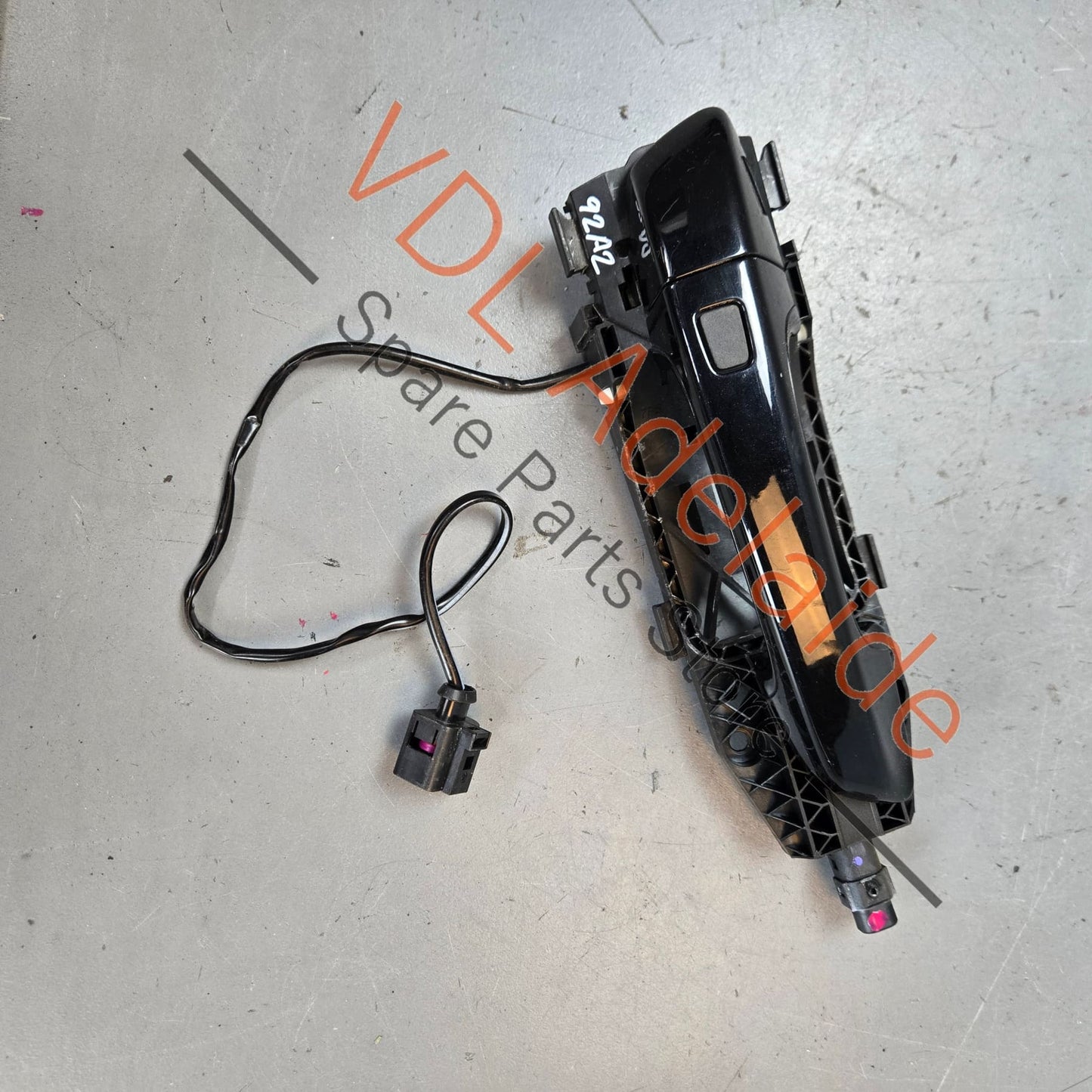 95853120602 95853120602G2X   Porsche Cayenne 958 Keyless Entry Right Side Exterior Door Handle 95853120602