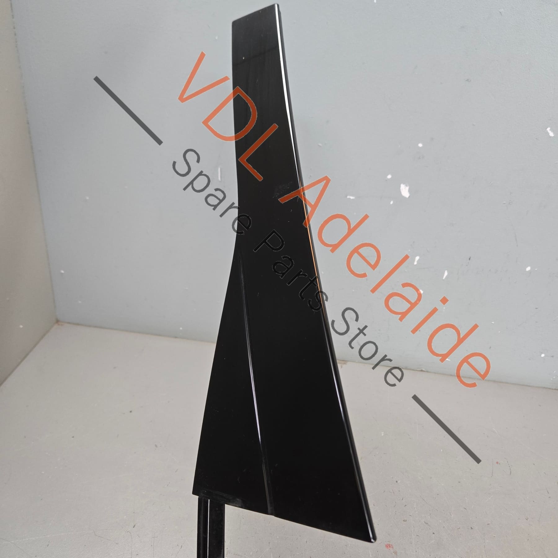 95855958900 7P5853589   Porsche Cayenne 958 Rear Left Door C Pillar Exterior Trim Gloss Black 95855958900 7P5853589