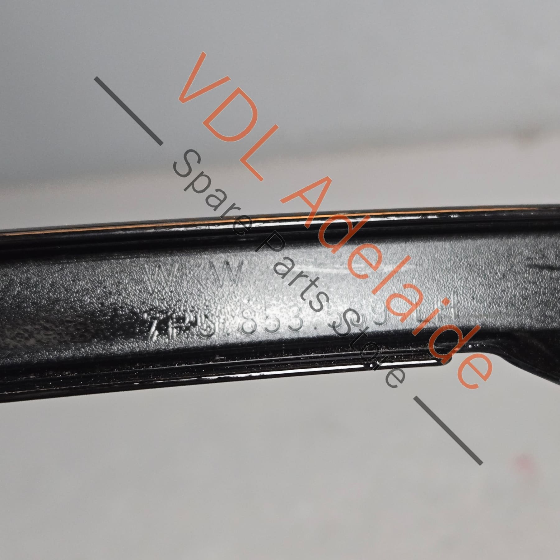 95855958900 7P5853589   Porsche Cayenne 958 Rear Left Door C Pillar Exterior Trim Gloss Black 95855958900 7P5853589
