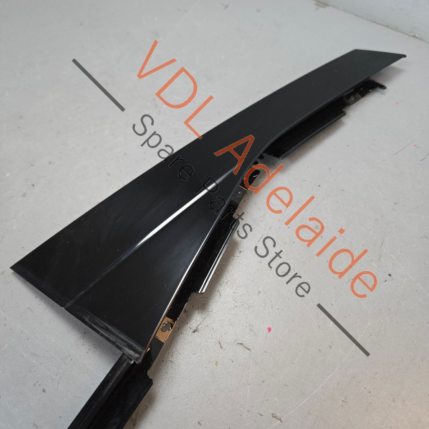 95855959000 7P5853590   Porsche Cayenne 958 Rear Right Door C Pillar Exterior Trim Gloss Black 95855959000 7P5853590
