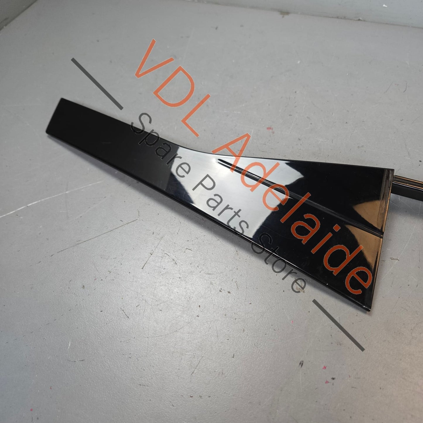 95855959000 7P5853590   Porsche Cayenne 958 Rear Right Door C Pillar Exterior Trim Gloss Black 95855959000 7P5853590