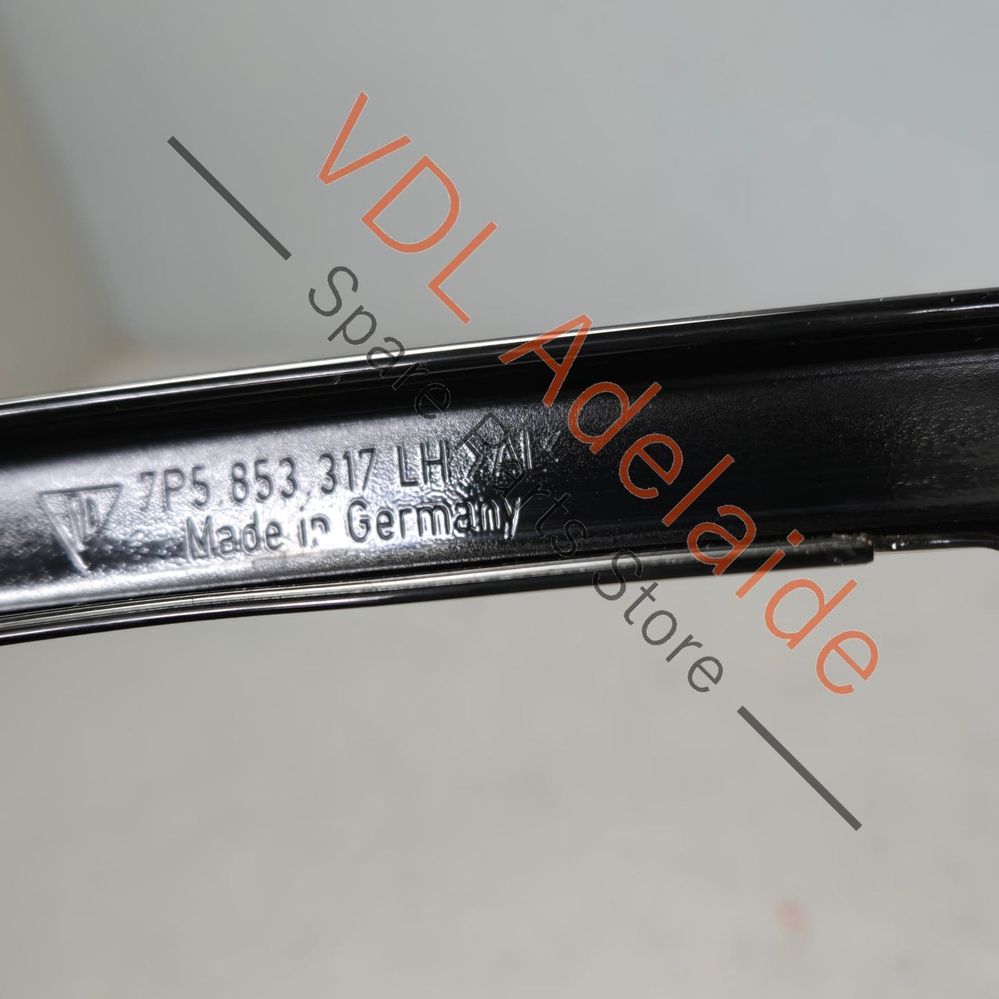 95855931701 7P5853317   Porsche Cayenne Front Left Door B Pillar Exterior Moulding Trim 7P5853317 95855931701 GW1 Gloss Black