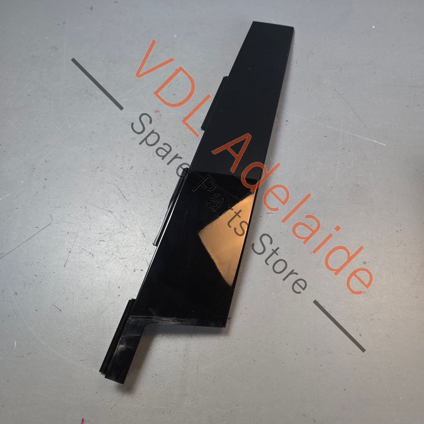 95855931701 7P5853317   Porsche Cayenne Front Left Door B Pillar Exterior Moulding Trim 7P5853317 95855931701 GW1 Gloss Black