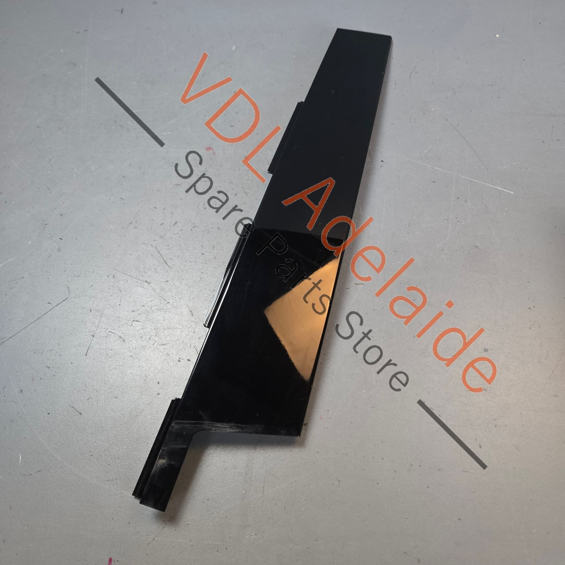 95855931701 7P5853317   Porsche Cayenne Front Left Door B Pillar Exterior Moulding Trim 7P5853317 95855931701 GW1 Gloss Black