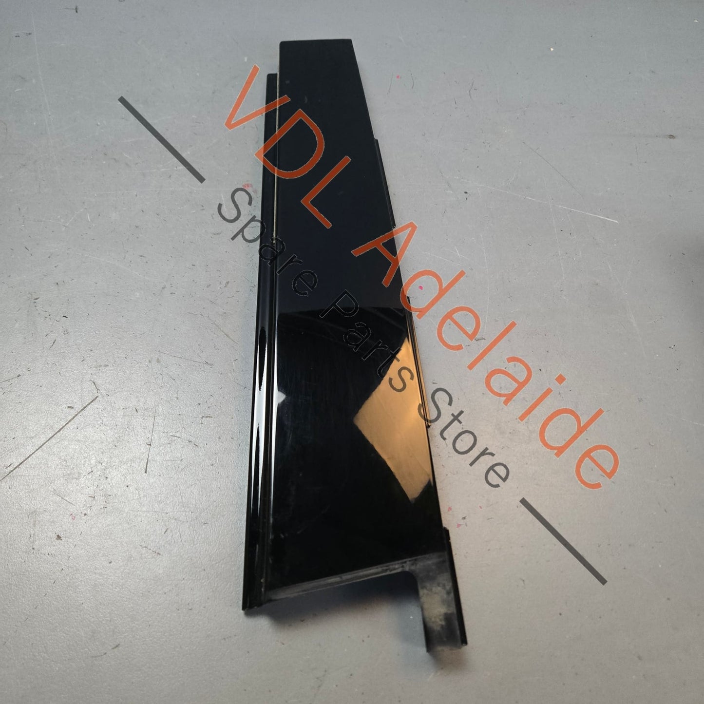 95855931801 7P5853318   Porsche Cayenne Front Right Door B Pillar Exterior Moulding Trim 7P5853318 95855931801 GW1 Gloss Black