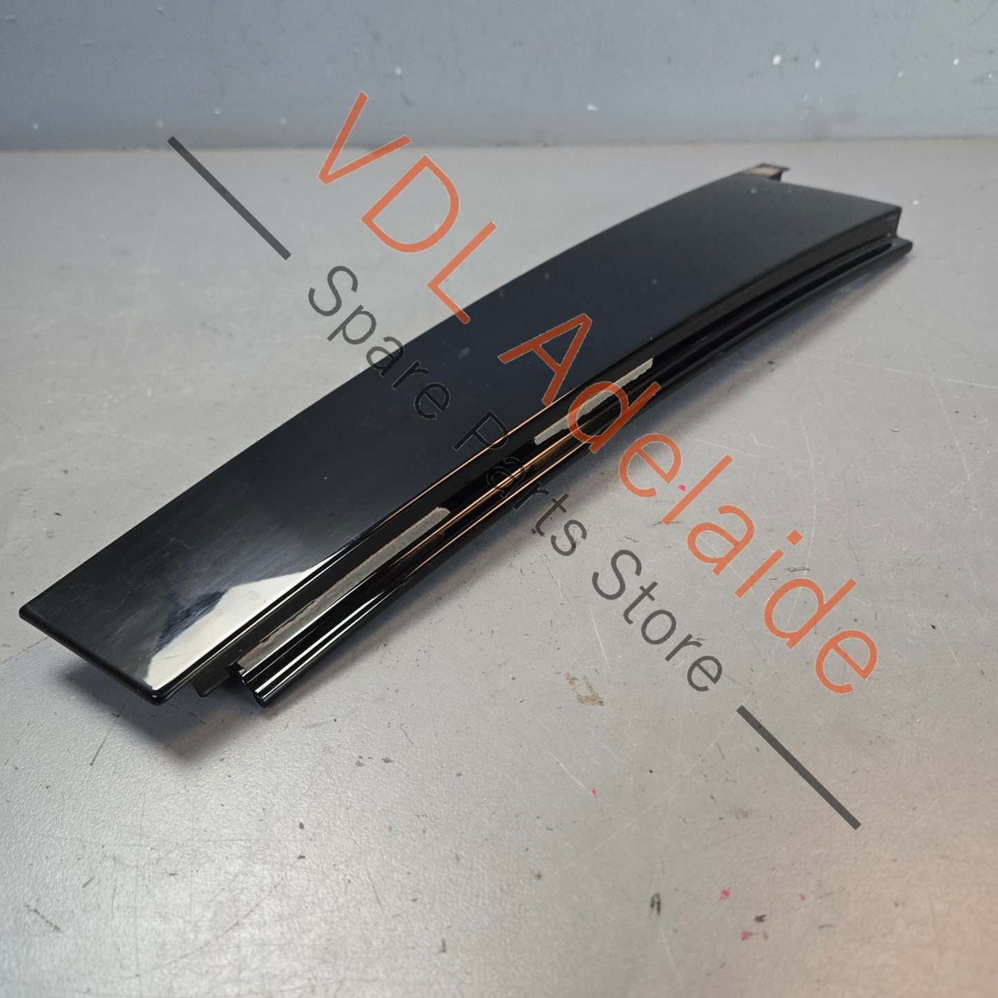 95855931801 7P5853318   Porsche Cayenne Front Right Door B Pillar Exterior Moulding Trim 7P5853318 95855931801 GW1 Gloss Black