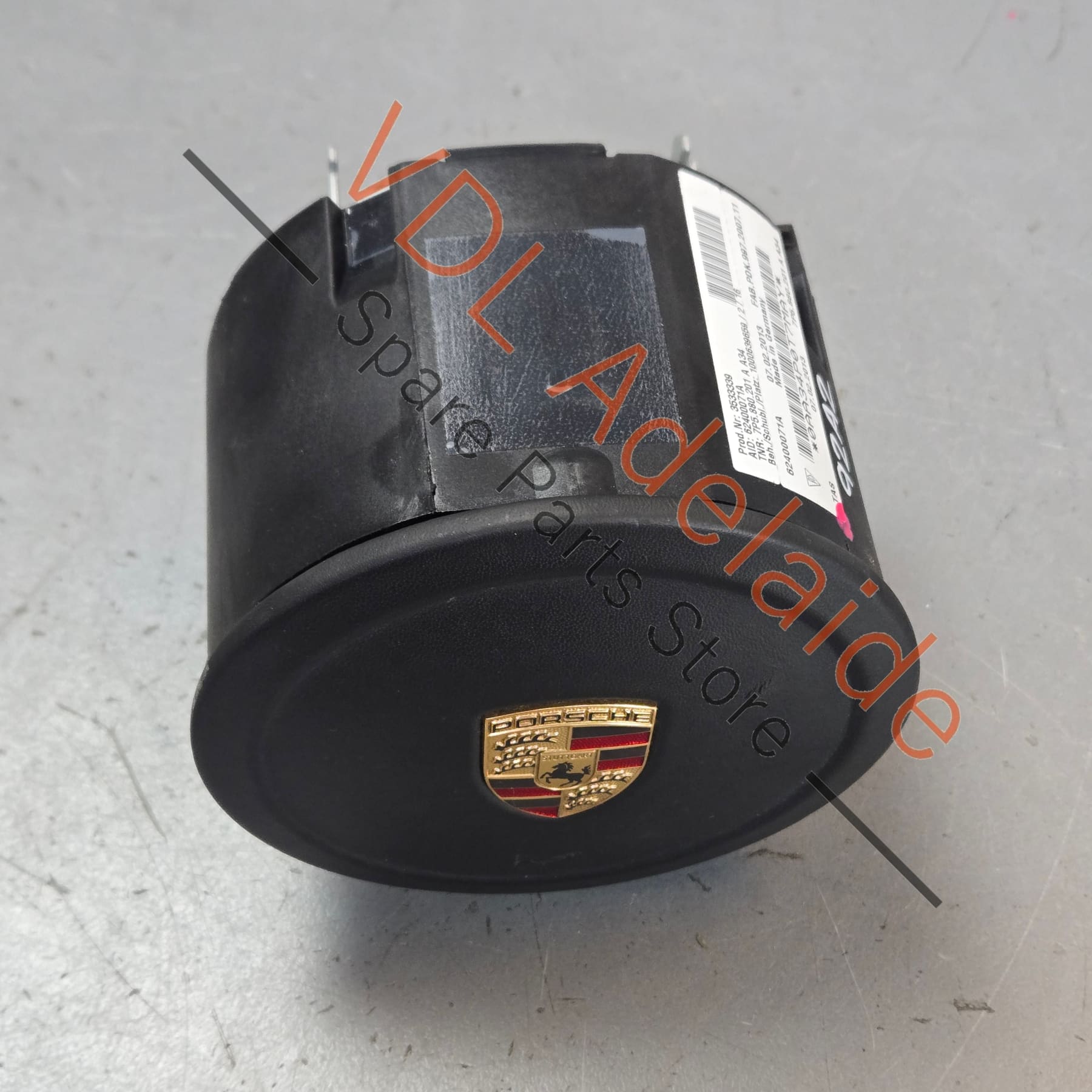 7P5880201A 95880307500 95880307501A34  Porsche Steering Wheel Airbag suit 911 Cayman Cayenne 7P5880201A 95880307500