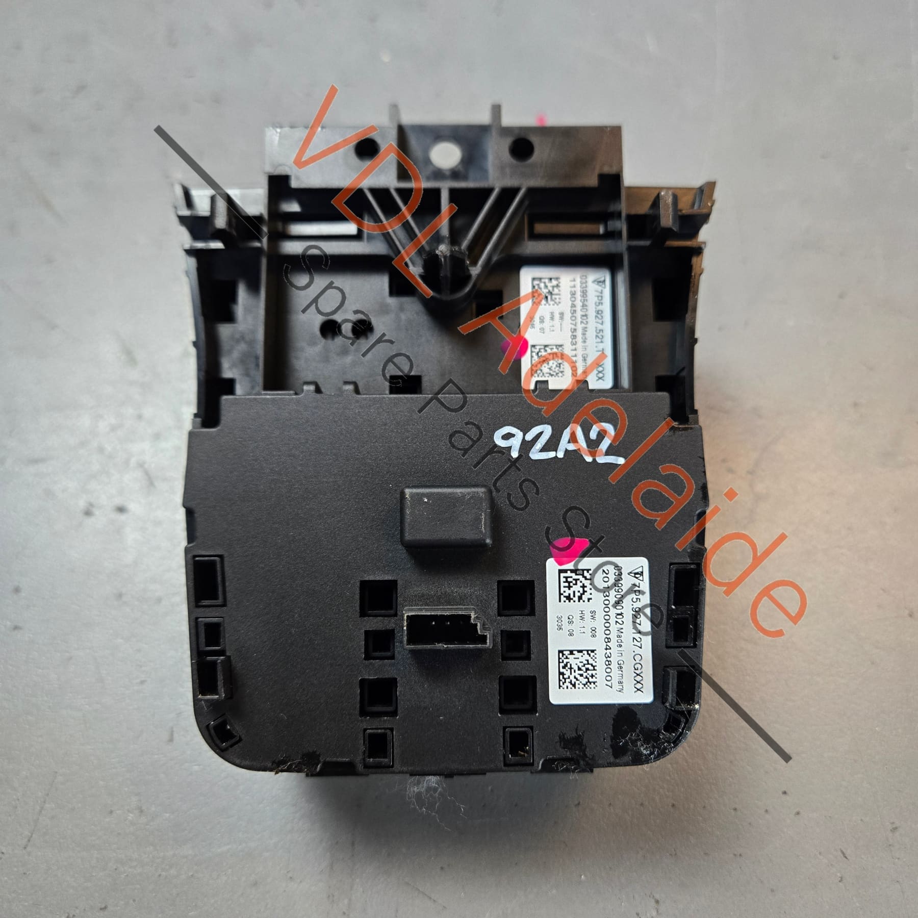 7P5927127CG 7P5927521T 95861313500 95861352501 Porsche Cayenne 958 Differential Lock and Suspension Level Control Switch 7P5927127CG 7P5927521T