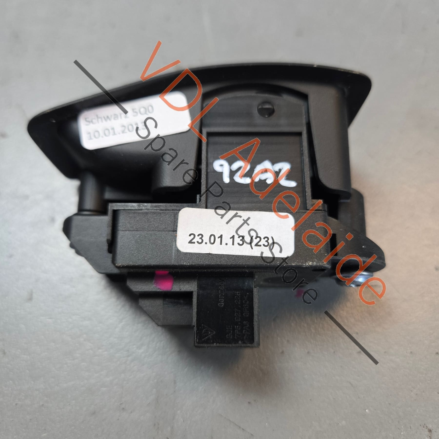 95861325100 7P5927225   Porsche Cayenne 958 Park Brake Switch 7P5927225 95861325100