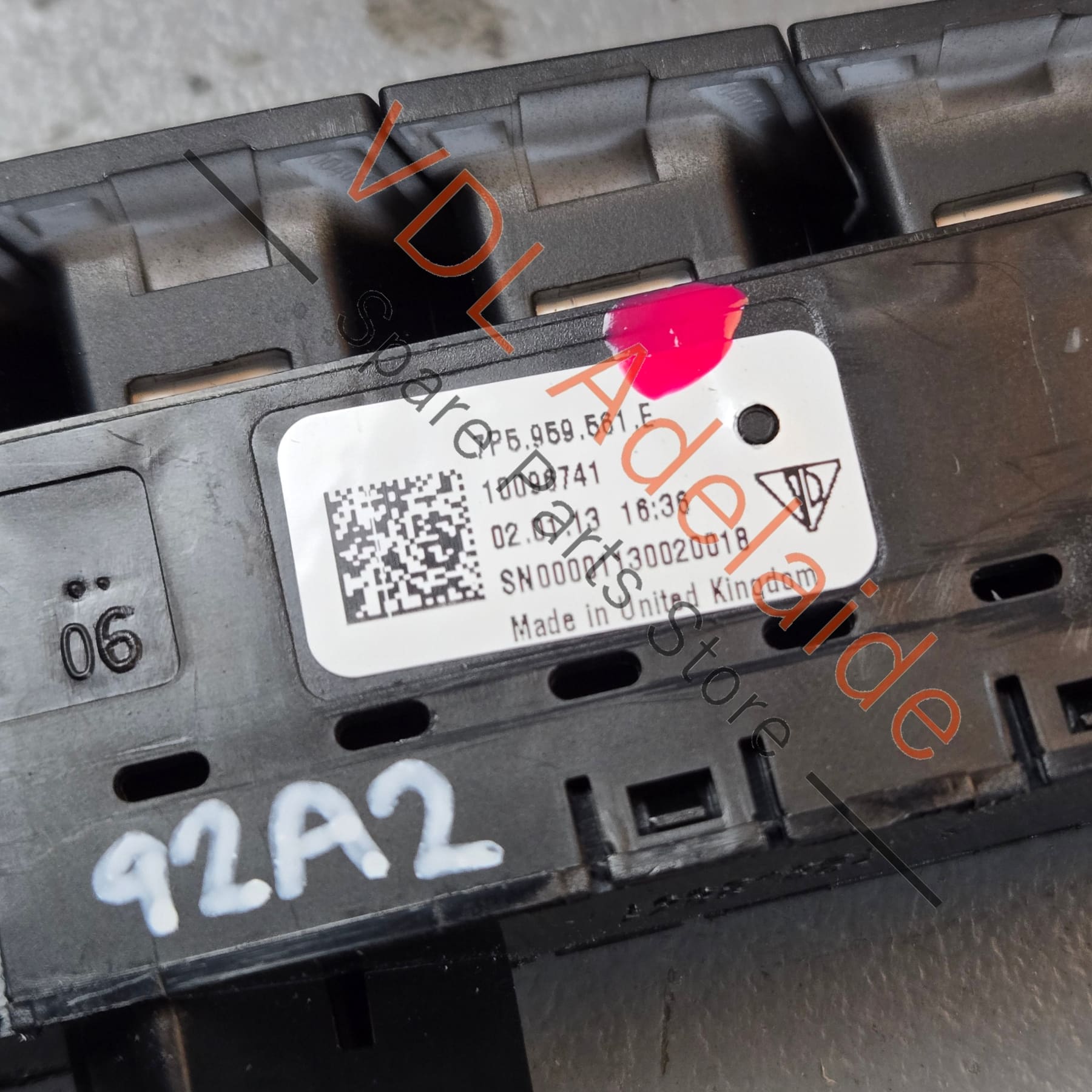 7P5959561E 95861310410   Porshe Cayenne 958 Memory Seat Switch Right Driver 7P5959561E 95861310410