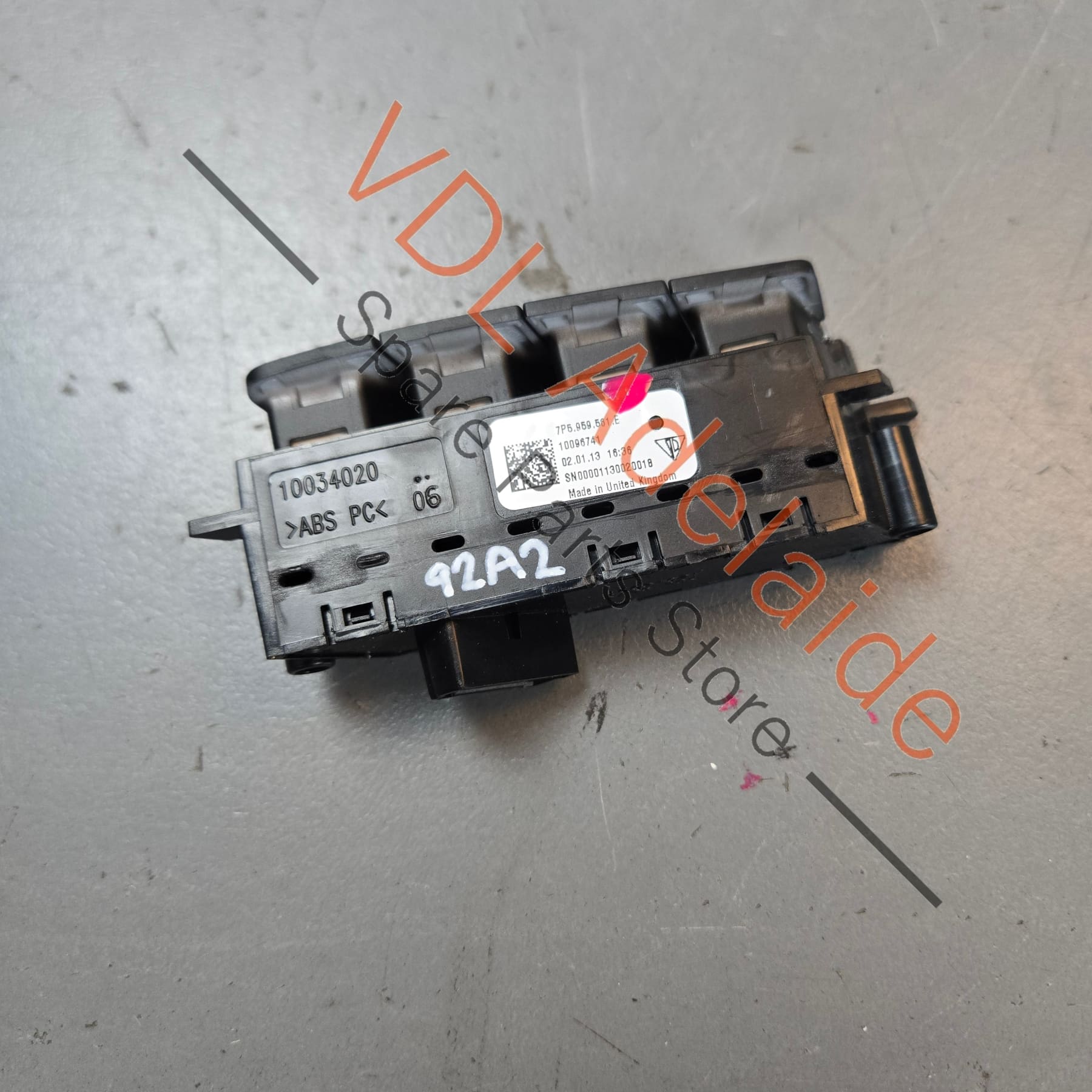 7P5959561E 95861310410   Porshe Cayenne 958 Memory Seat Switch Right Driver 7P5959561E 95861310410
