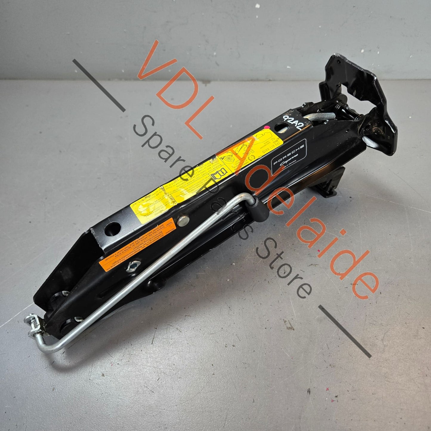 7P0011031D    Porsche Cayenne 958 GTS Emergency Jack 7P0011031D