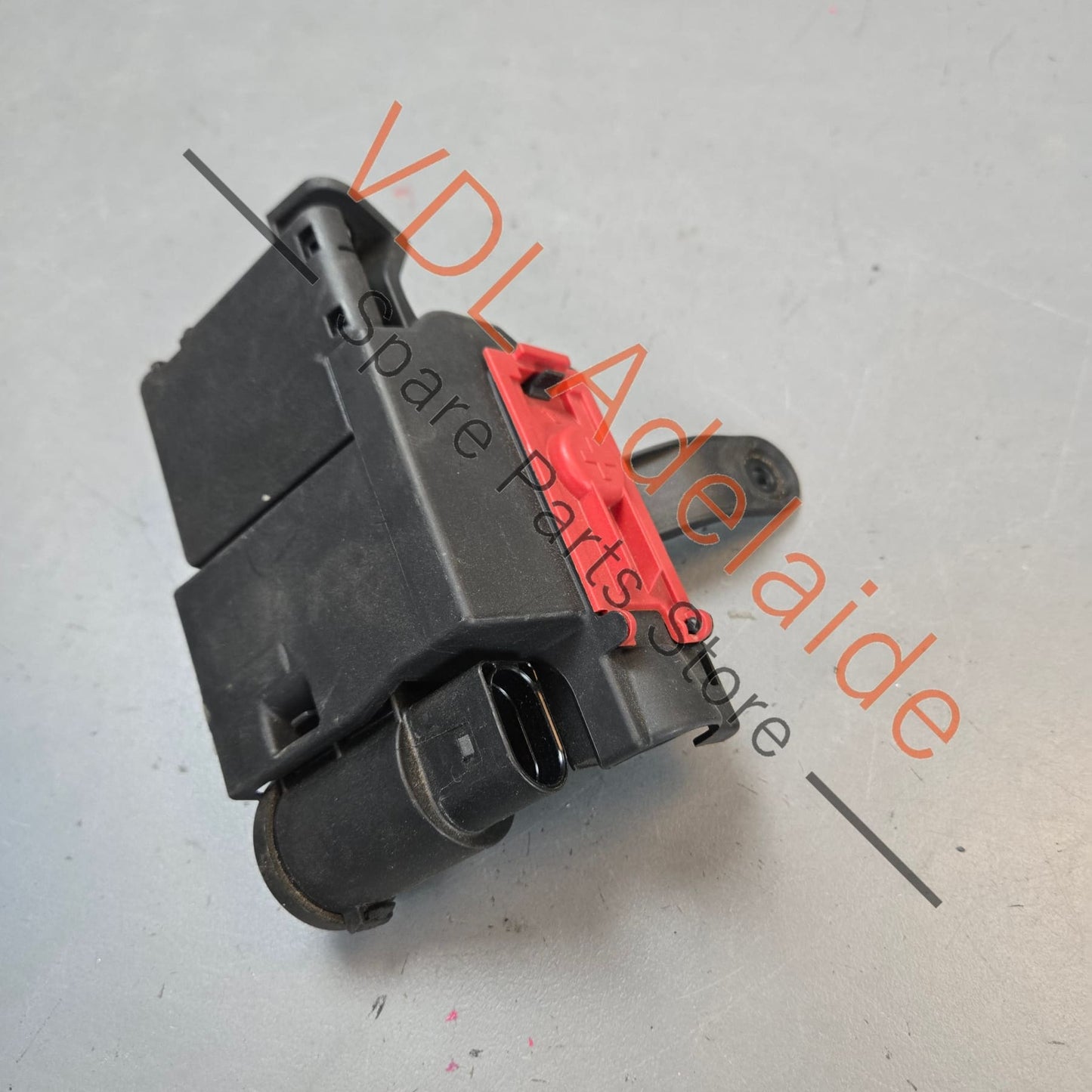8W0941824AK 8W0941823E   Porsche Cayenne 958 Battery Jump Cable Terminal Engine Bay 95861120200 8W0941824AK 8W0941823E