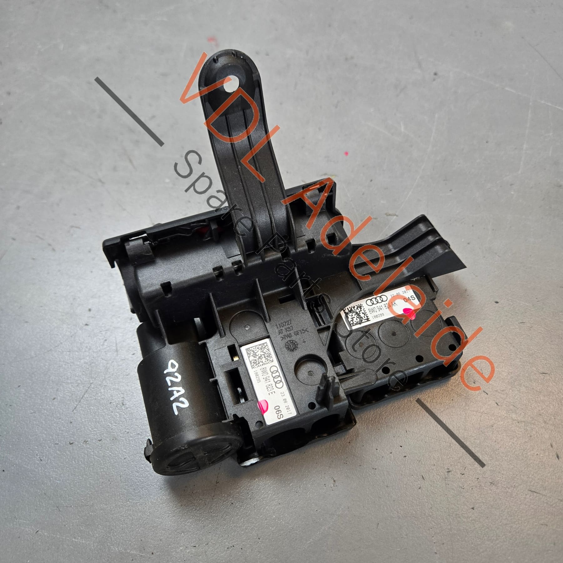 8W0941824AK 8W0941823E   Porsche Cayenne 958 Battery Jump Cable Terminal Engine Bay 95861120200 8W0941824AK 8W0941823E